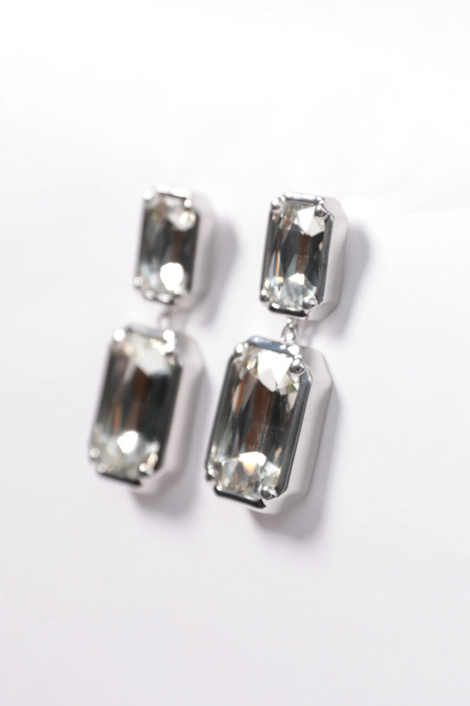 EMERALD CUT DROP EARRINGS - Image 3