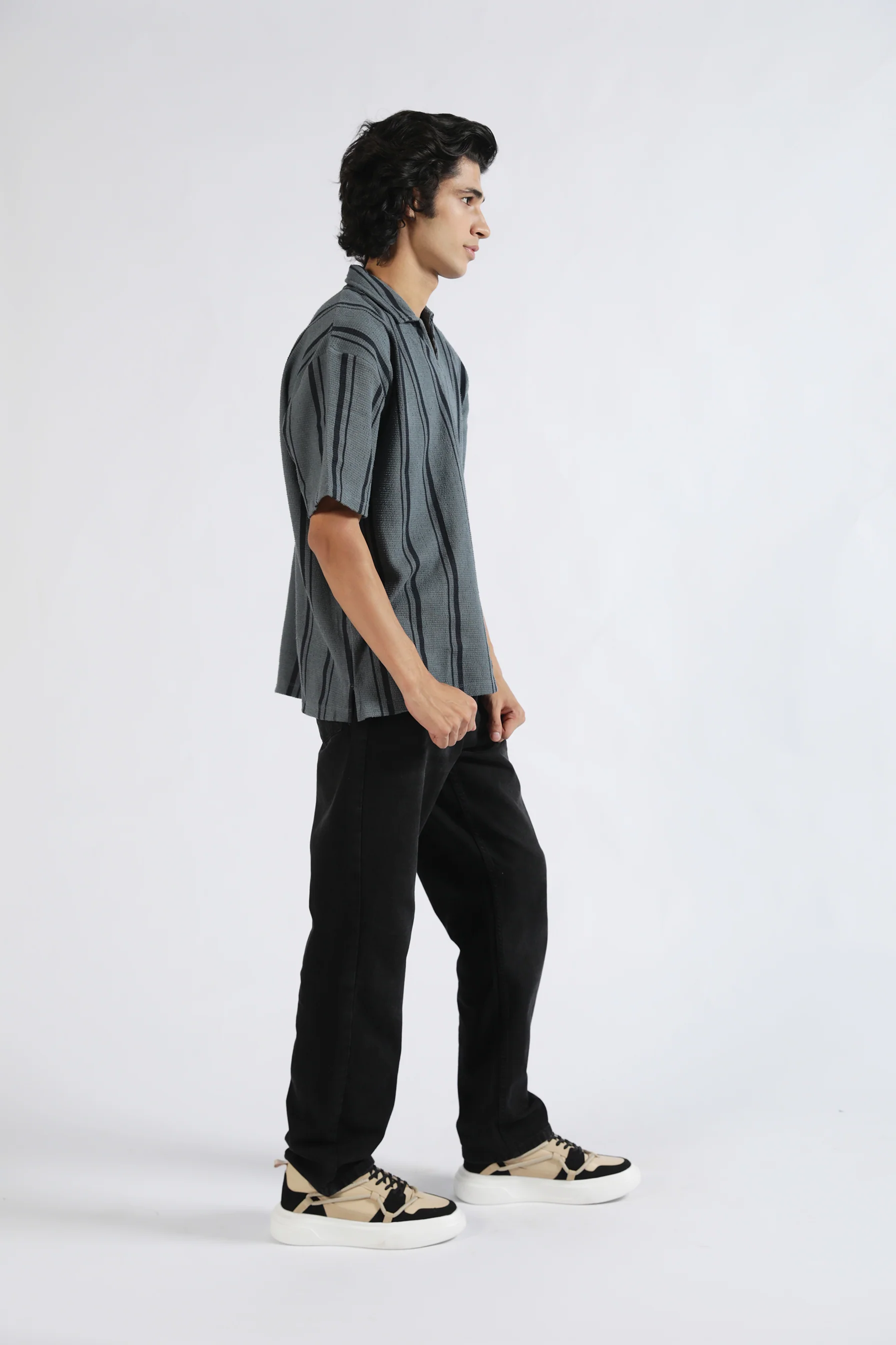 BAGGY FIT TEXTURED JOHNNY COLLAR POLO - Image 2