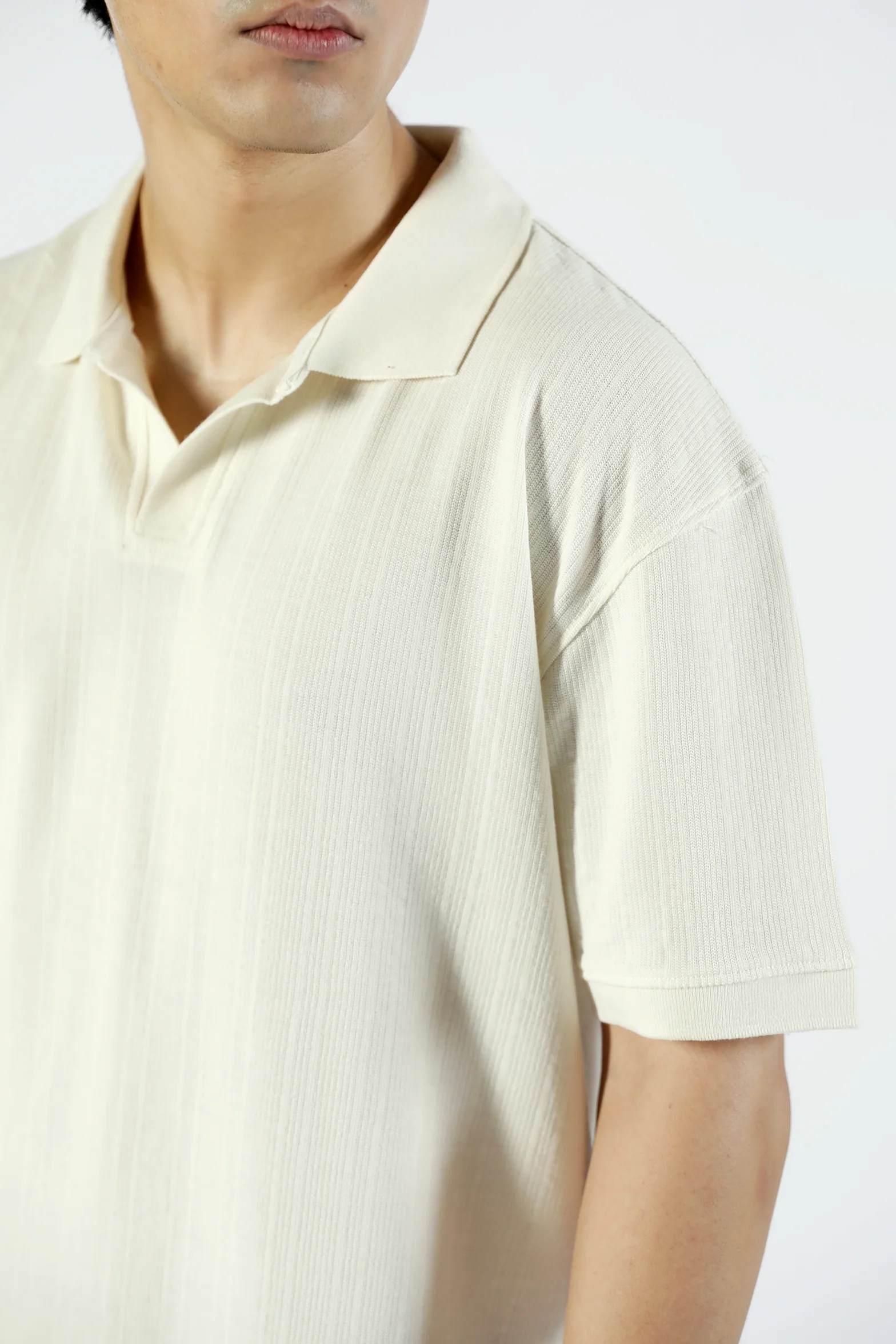 BAGGY FIT TEXTURED JOHNNY COLLAR POLO - Image 3