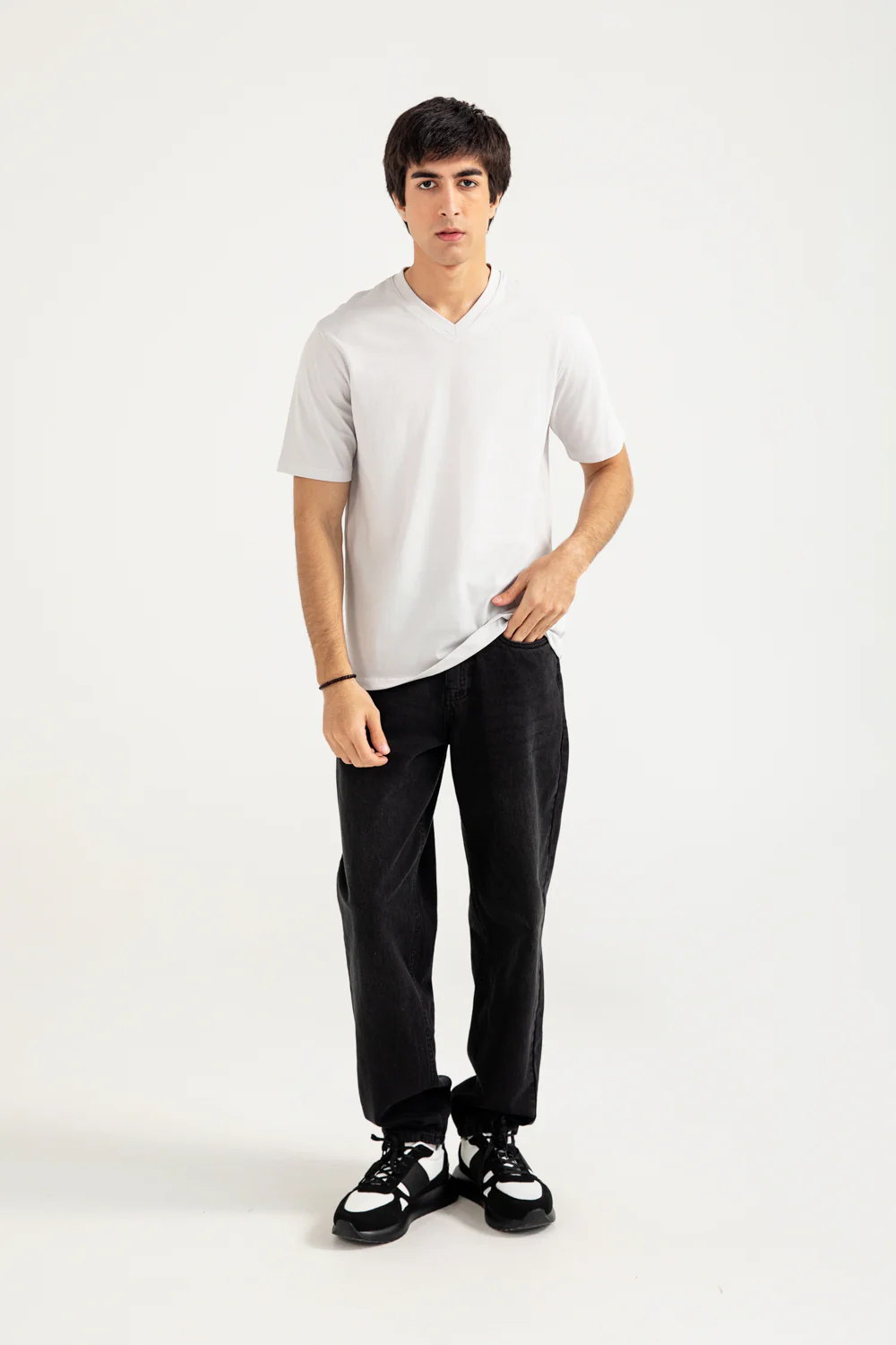 V-NECK TEE