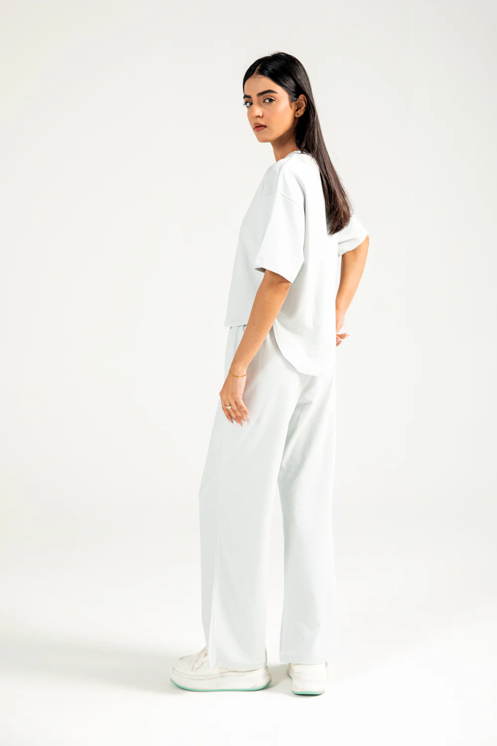 CROPPED TEE WITH HEM DETAIL - Image 3