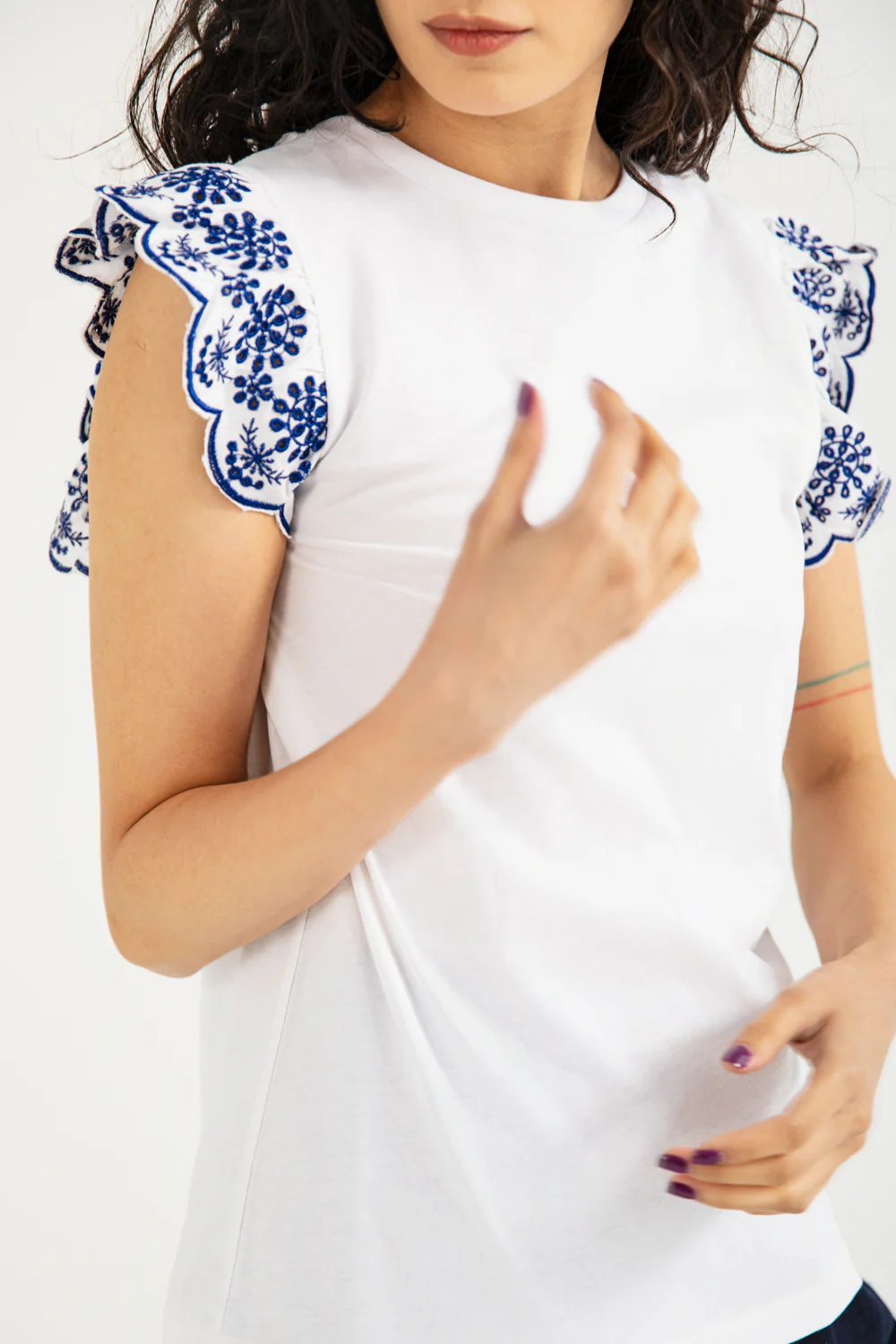 TEE WITH SCHIFFLI DETAIL - Image 2