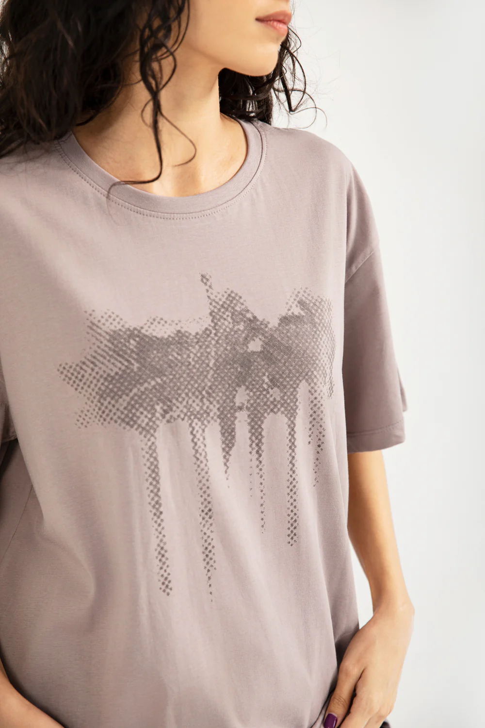 GRAPHIC OVERSIZED TEE - Image 2