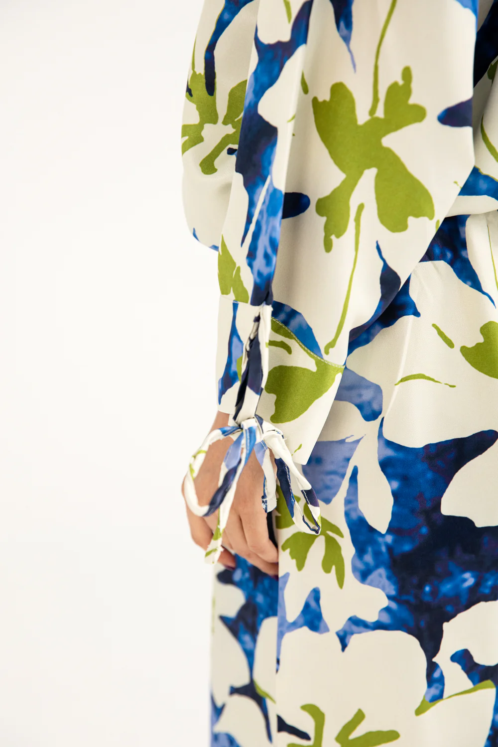 PRINTED TOP WITH NECK DETAIL - Image 5