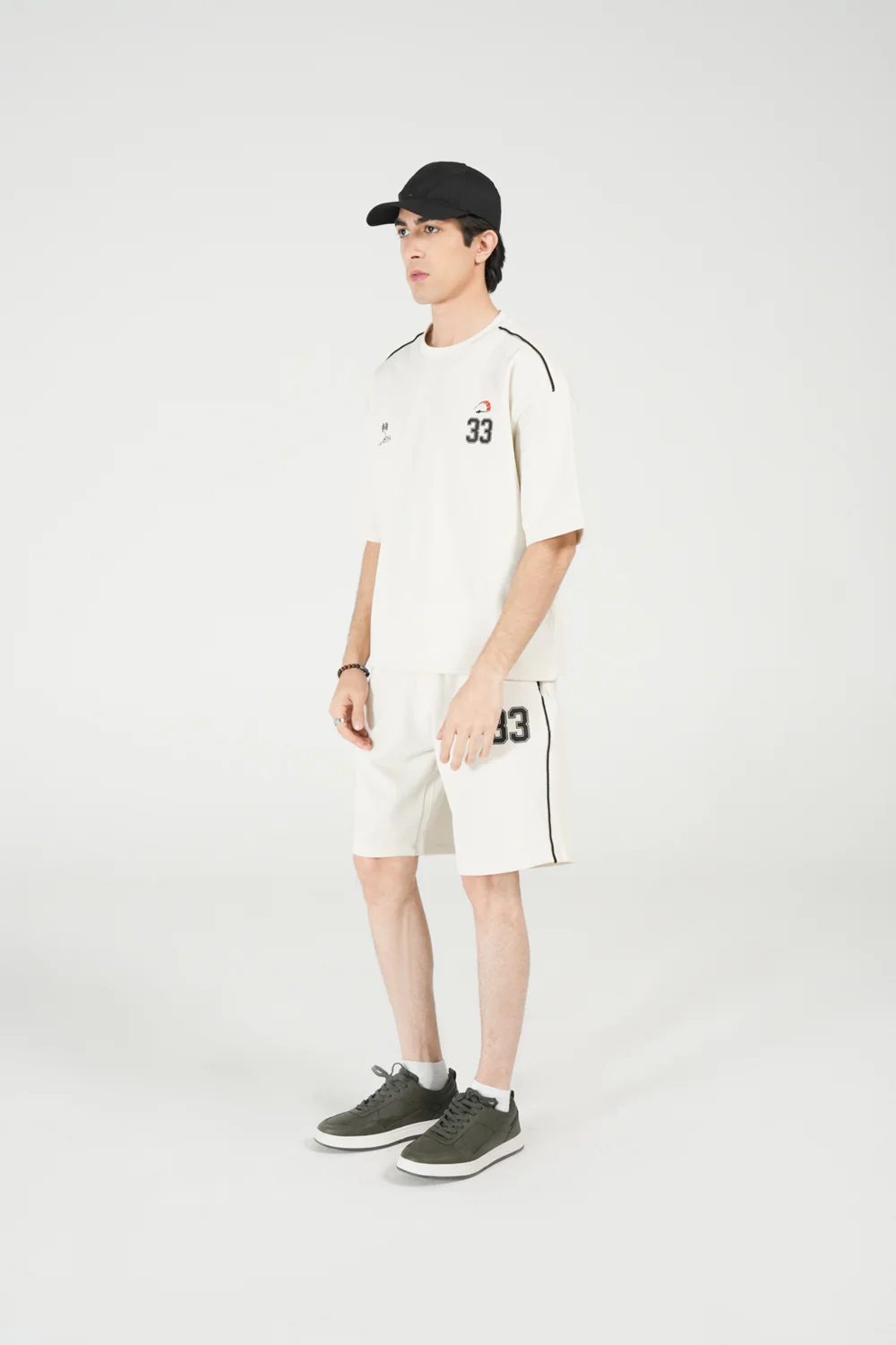 TEXTURED BOXY FIT GRAPHIC TEE - Image 2