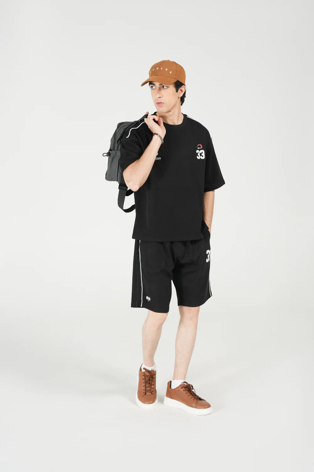 TEXTURED BOXY FIT GRAPHIC TEE - Image 2