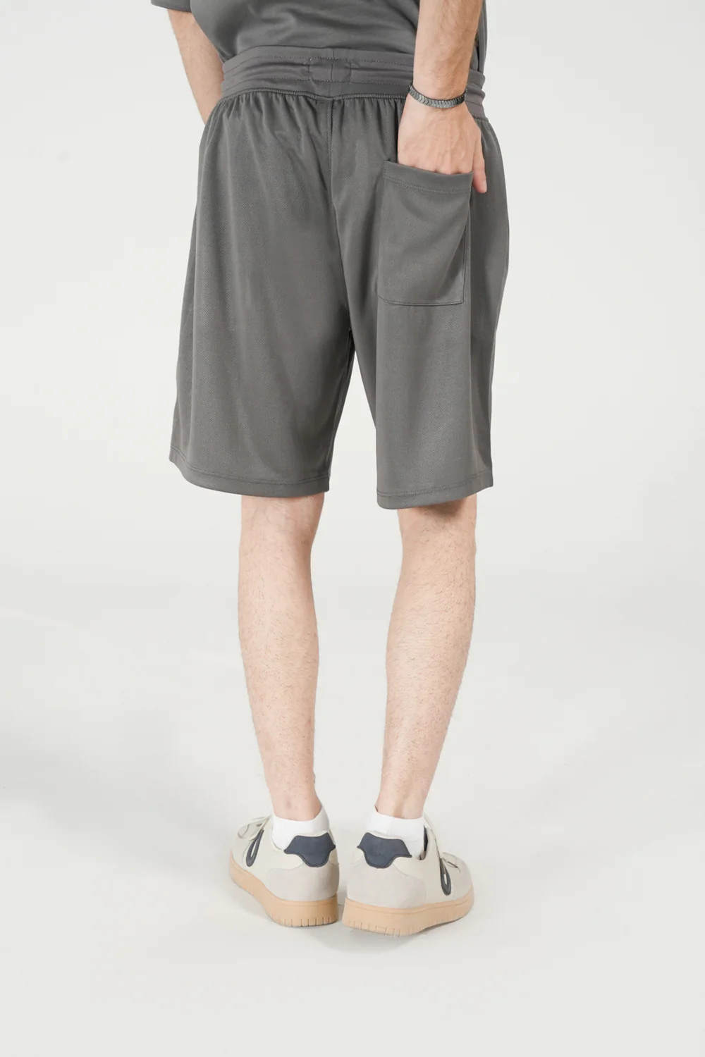 BAGGY FIT MESH SHORT - Image 3
