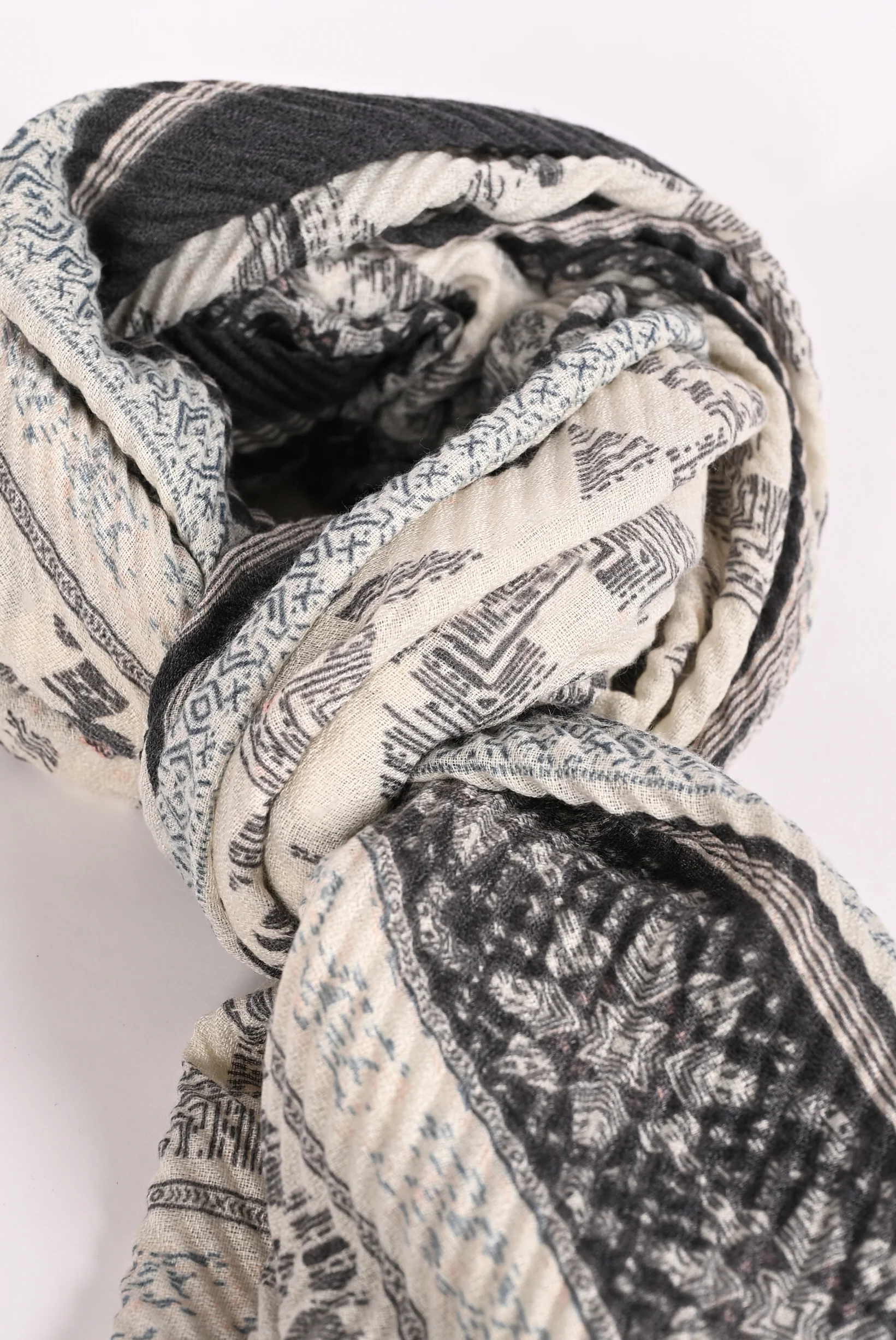 TEXTURED PRINTED SCARF - Image 2