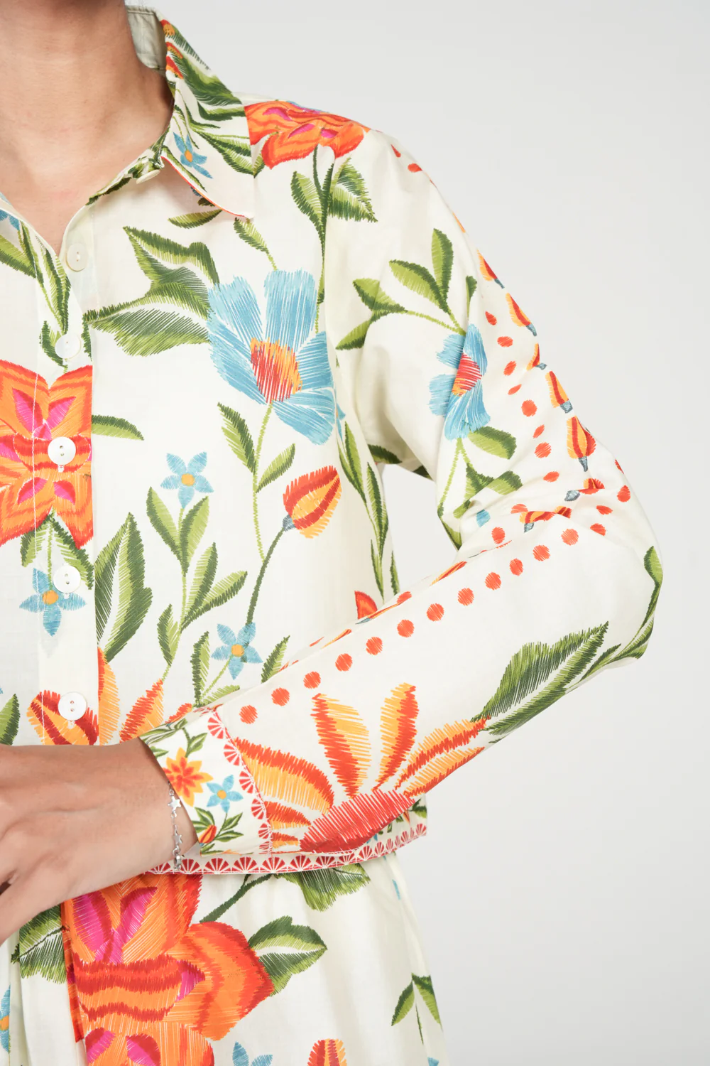 PRINTED BUTTON DOWN TOP - Image 3