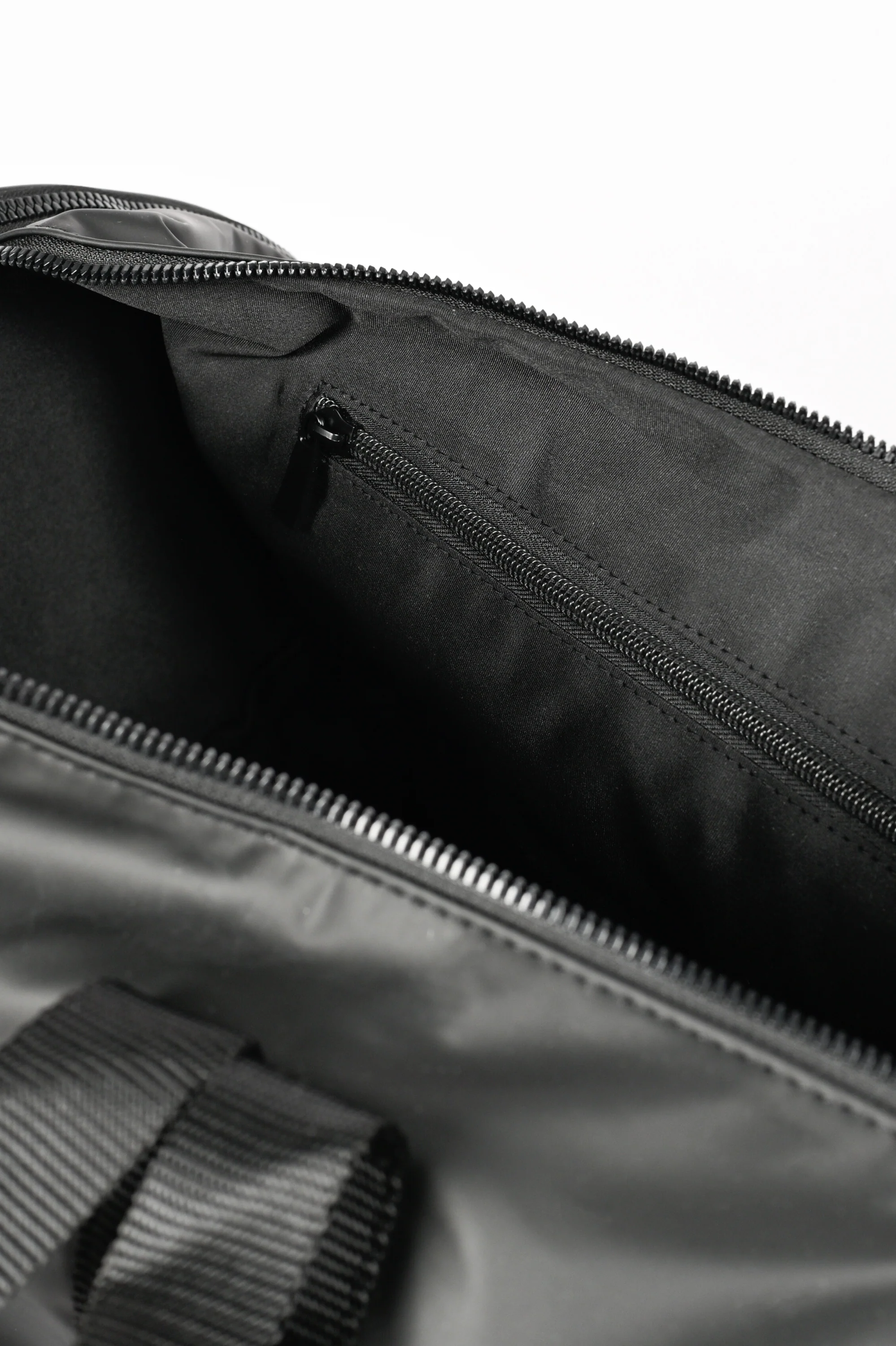 TRAVEL BAG - Image 5