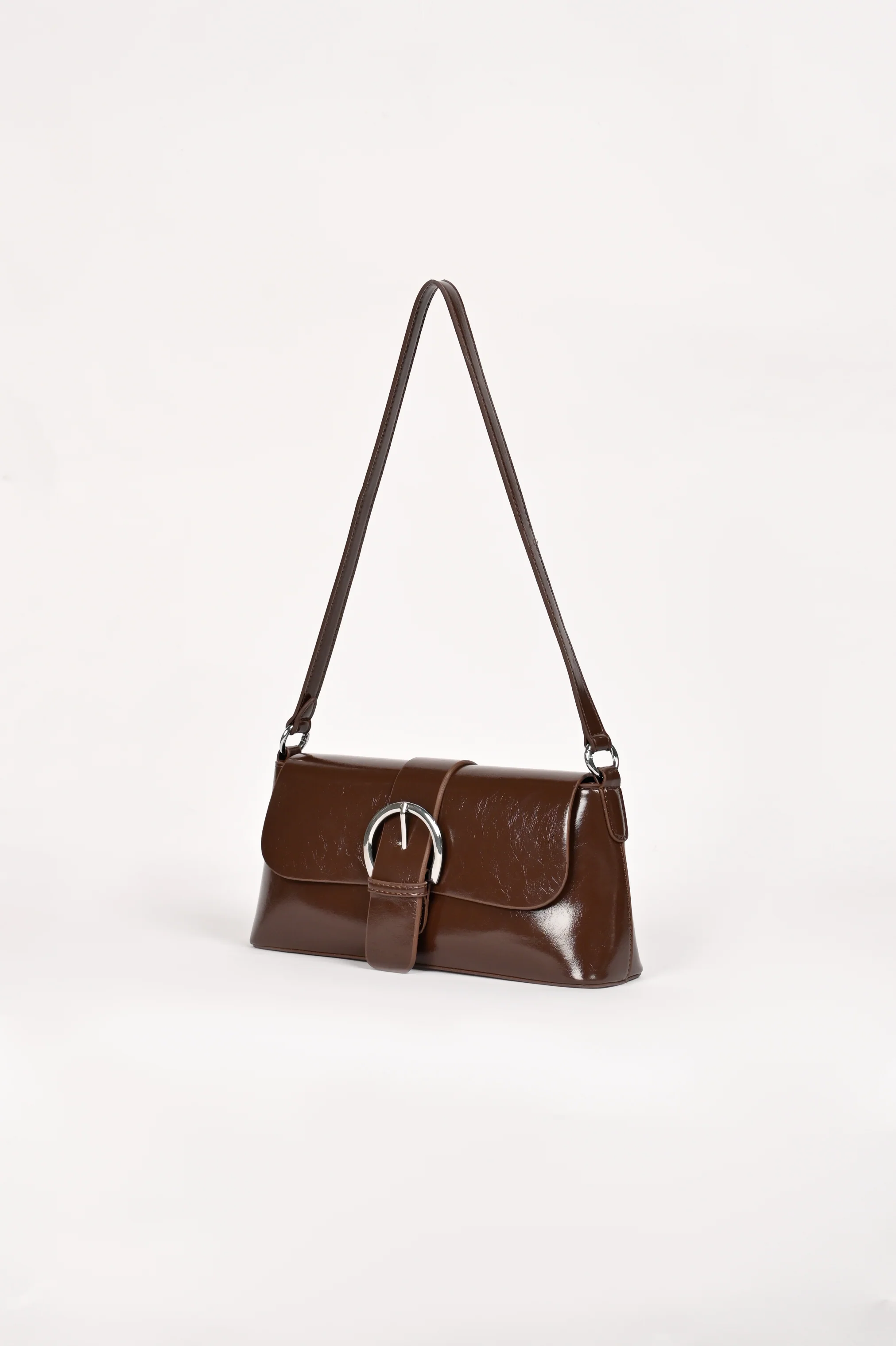 PATENT SHOULDER BUCKLE BAG - Image 3