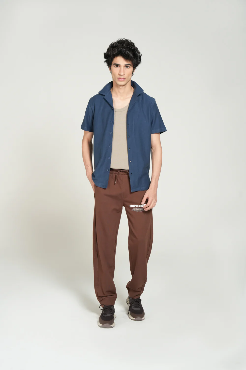 RESORT COLLAR BUTTON DOWN TEXTURED POLO - Image 4