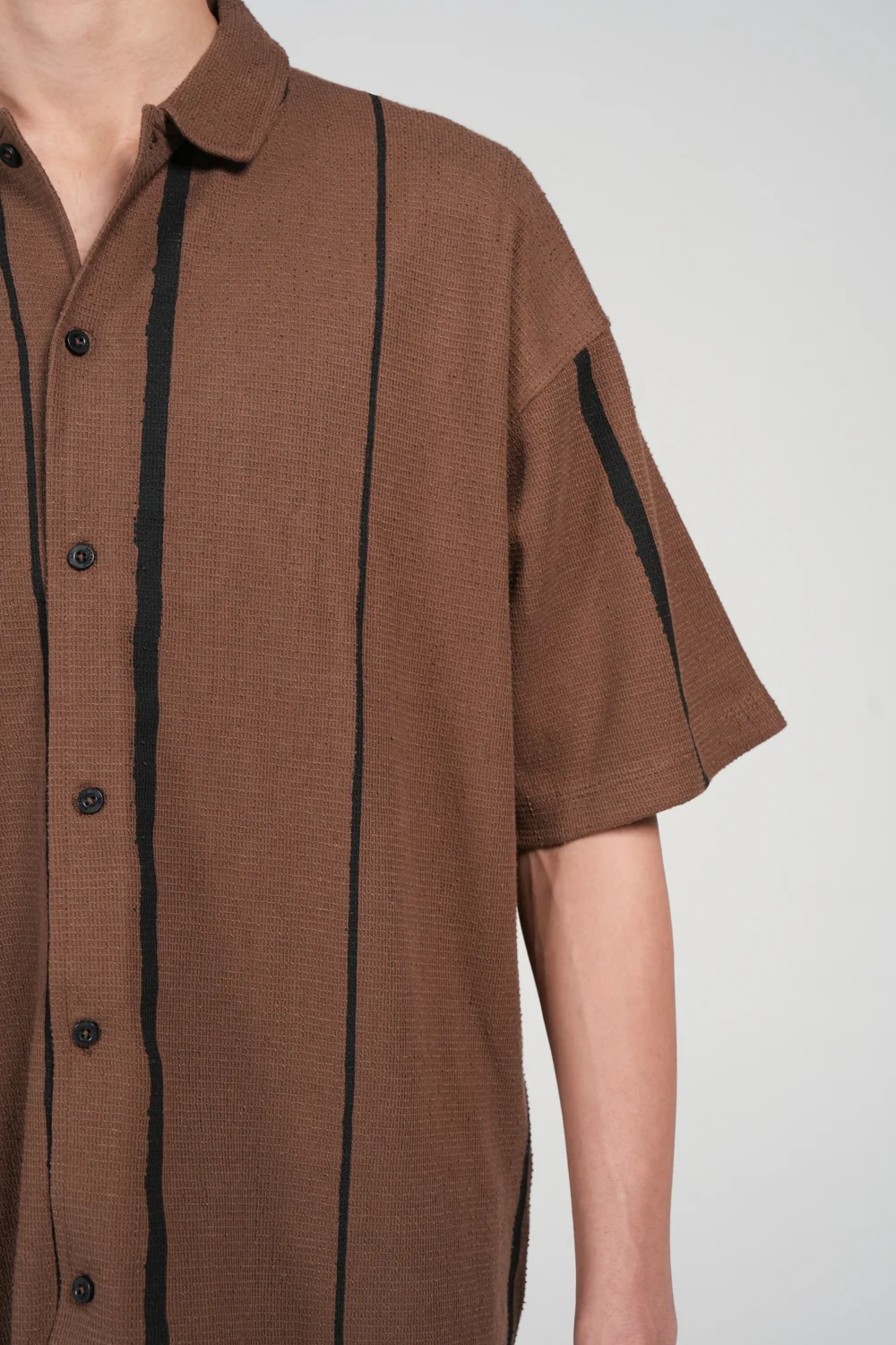 BAGGY FIT BUTTON DOWN TEXTURED PRINTED POLO - Image 4