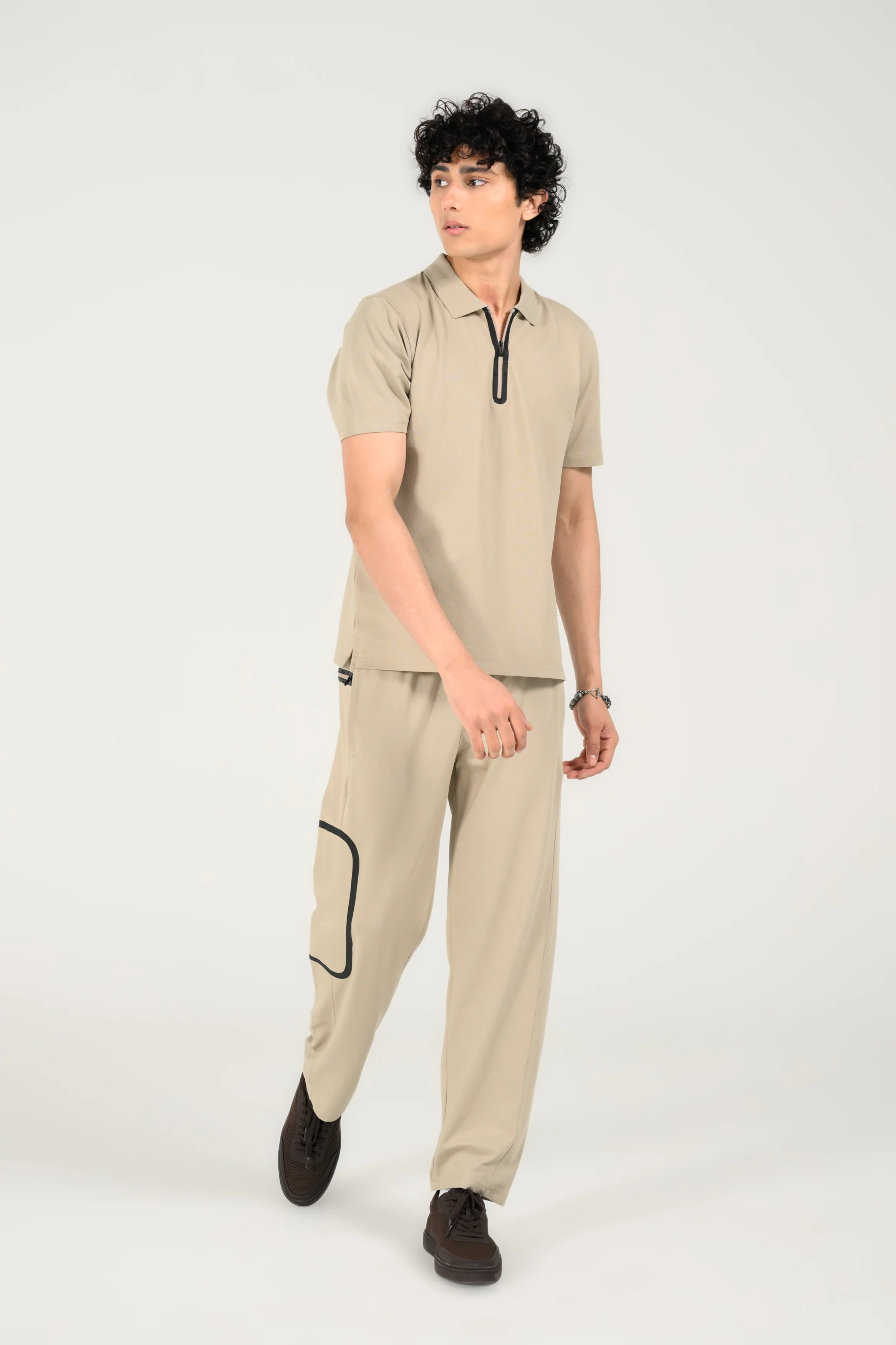 STRETCH TEXTURED ZIP PLACKET POLO - Image 5