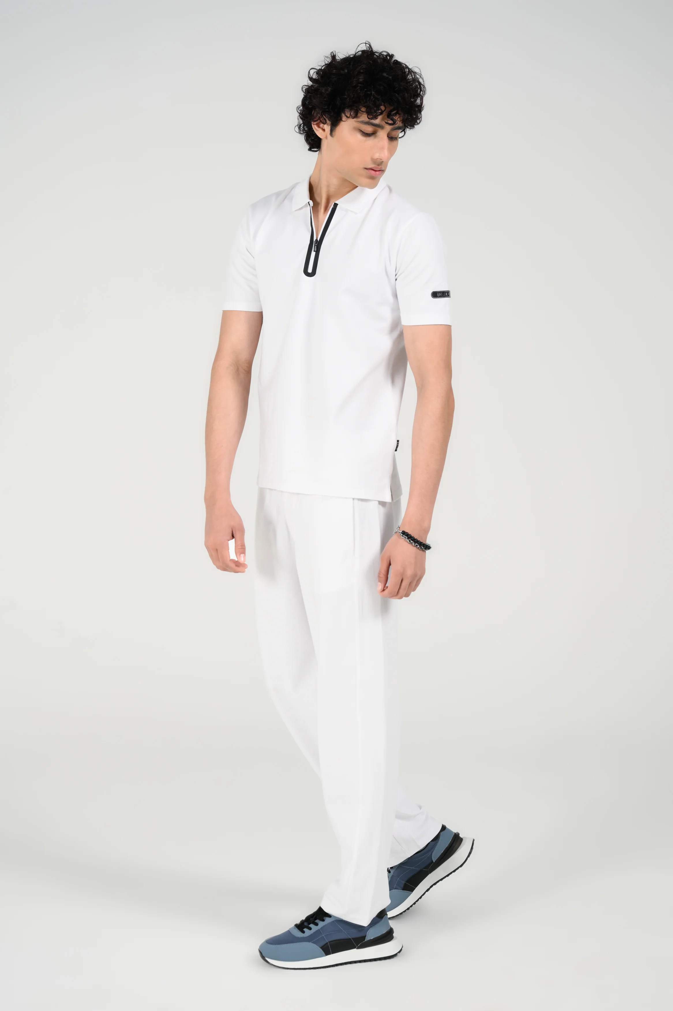 STRETCH TEXTURED ZIP PLACKET POLO - Image 4