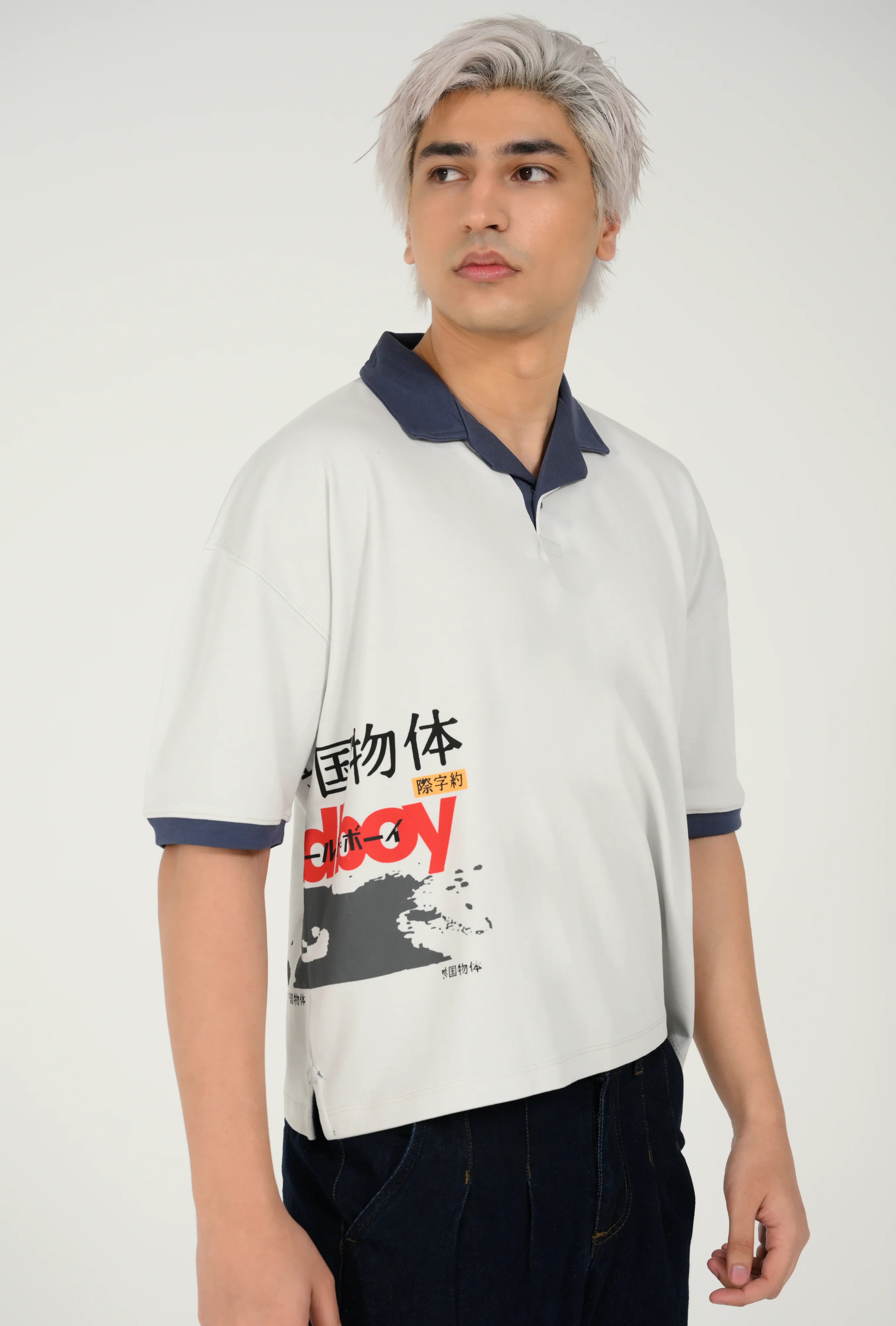 BOXY FIT CONTRAST RESORT COLLAR GRAPHIC POLO - Image 2