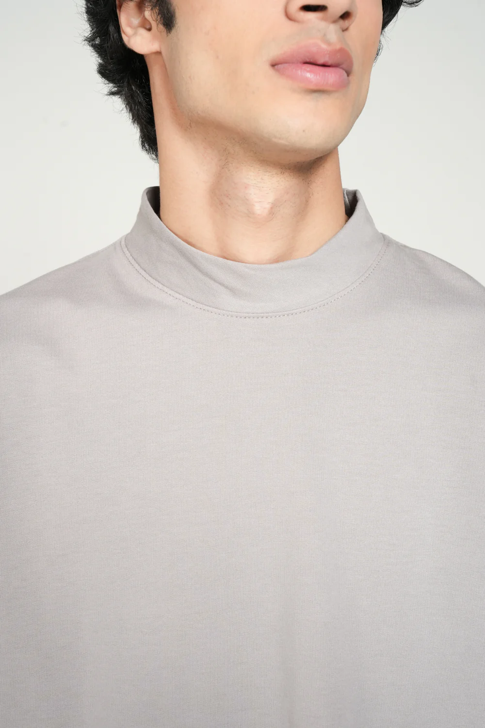 BOXY FIT MOCK NECK TEE - Image 4