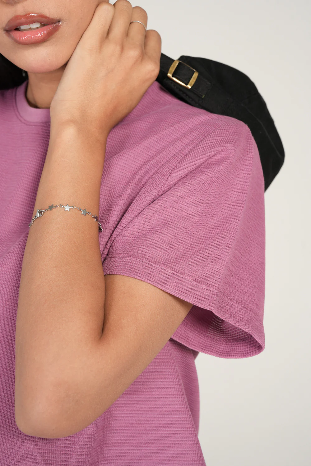 TEXTURED BOXY FIT TEE - Image 4