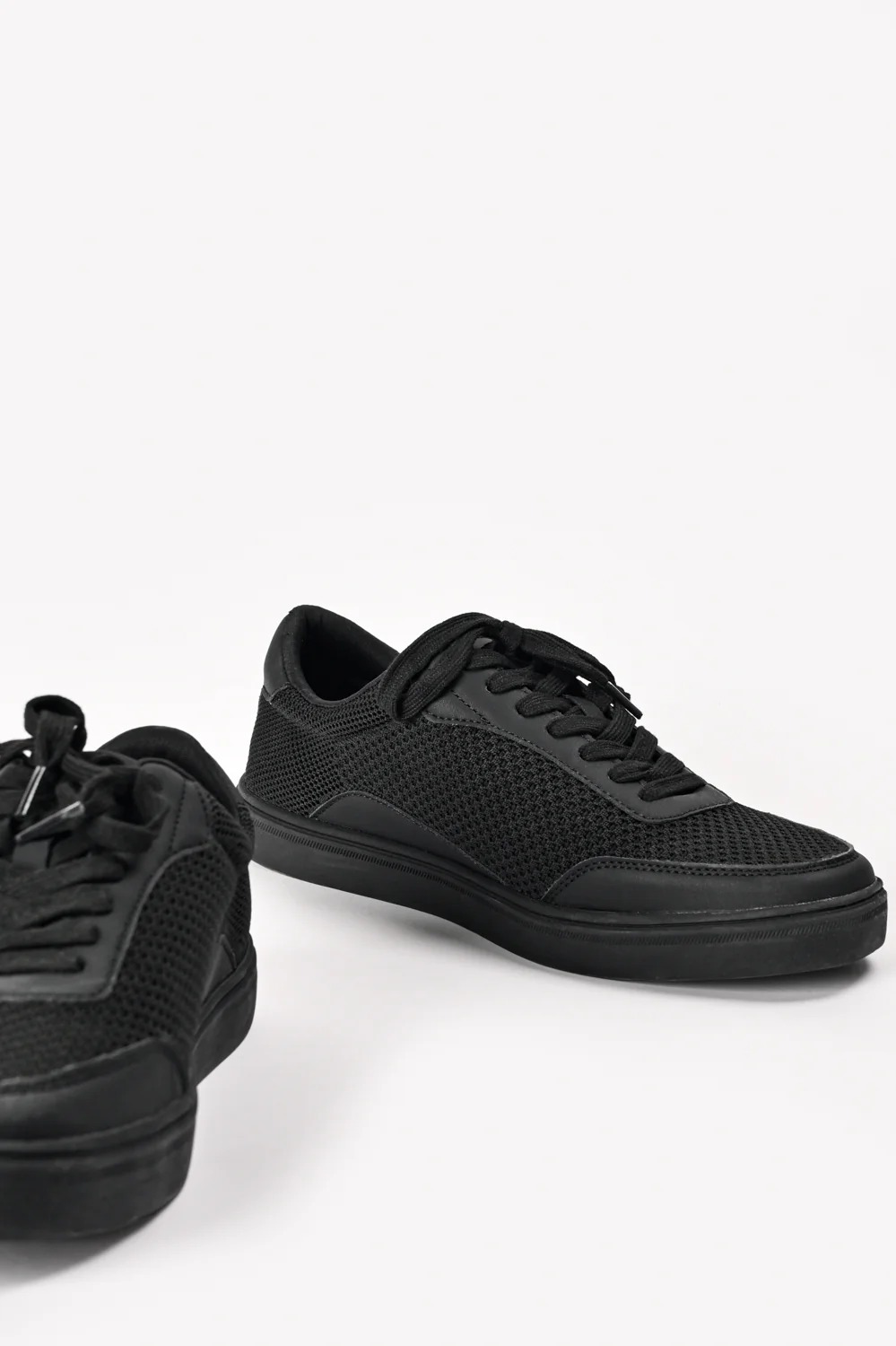 SNEAKERS - Image 2