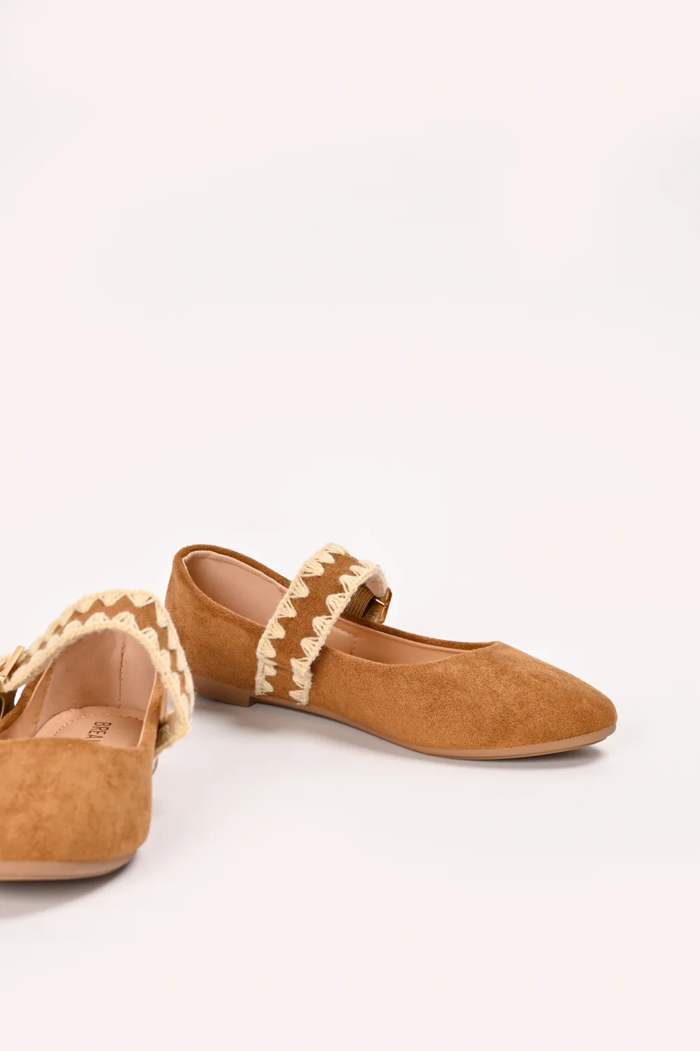 SUEDE PUMPS WITH EMBROIDERY DETAIL - Image 3