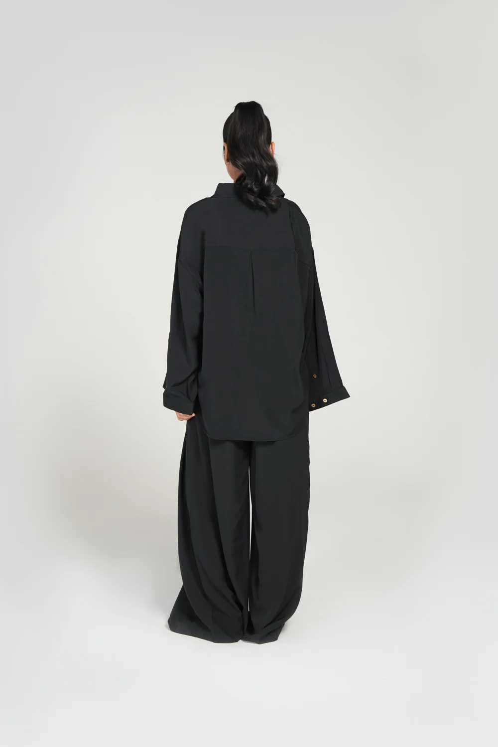 BUTTON DOWN WITH SLEEVE DETAIL - Image 3