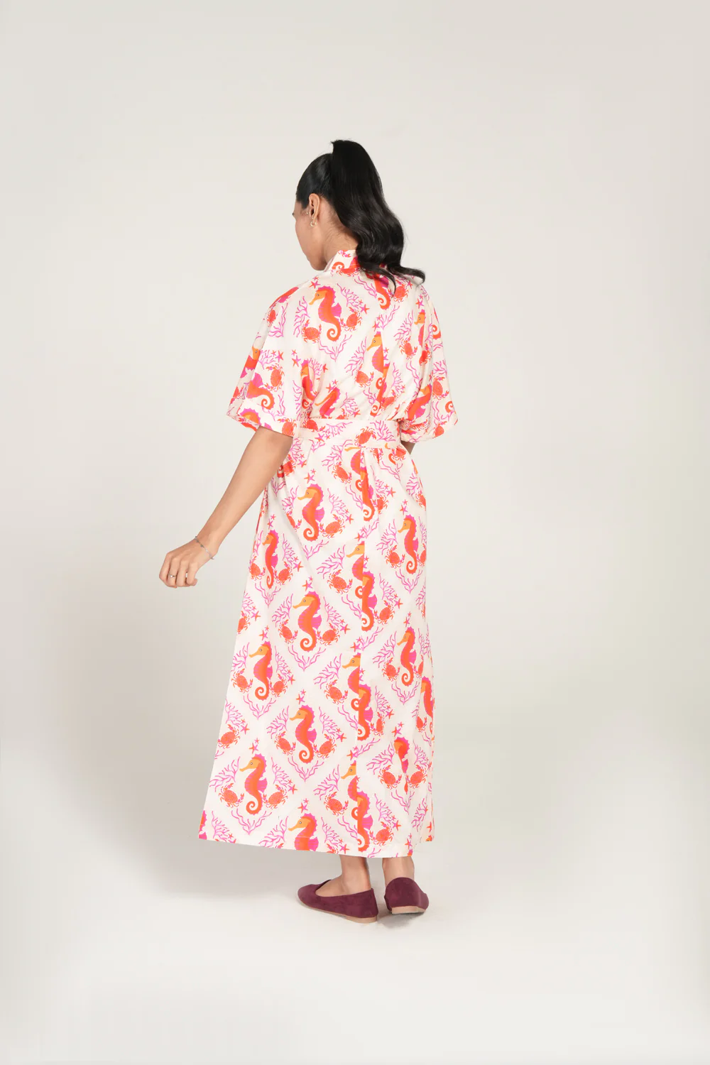 PRINTED DRESS WITH BELT DETAIL - Image 3