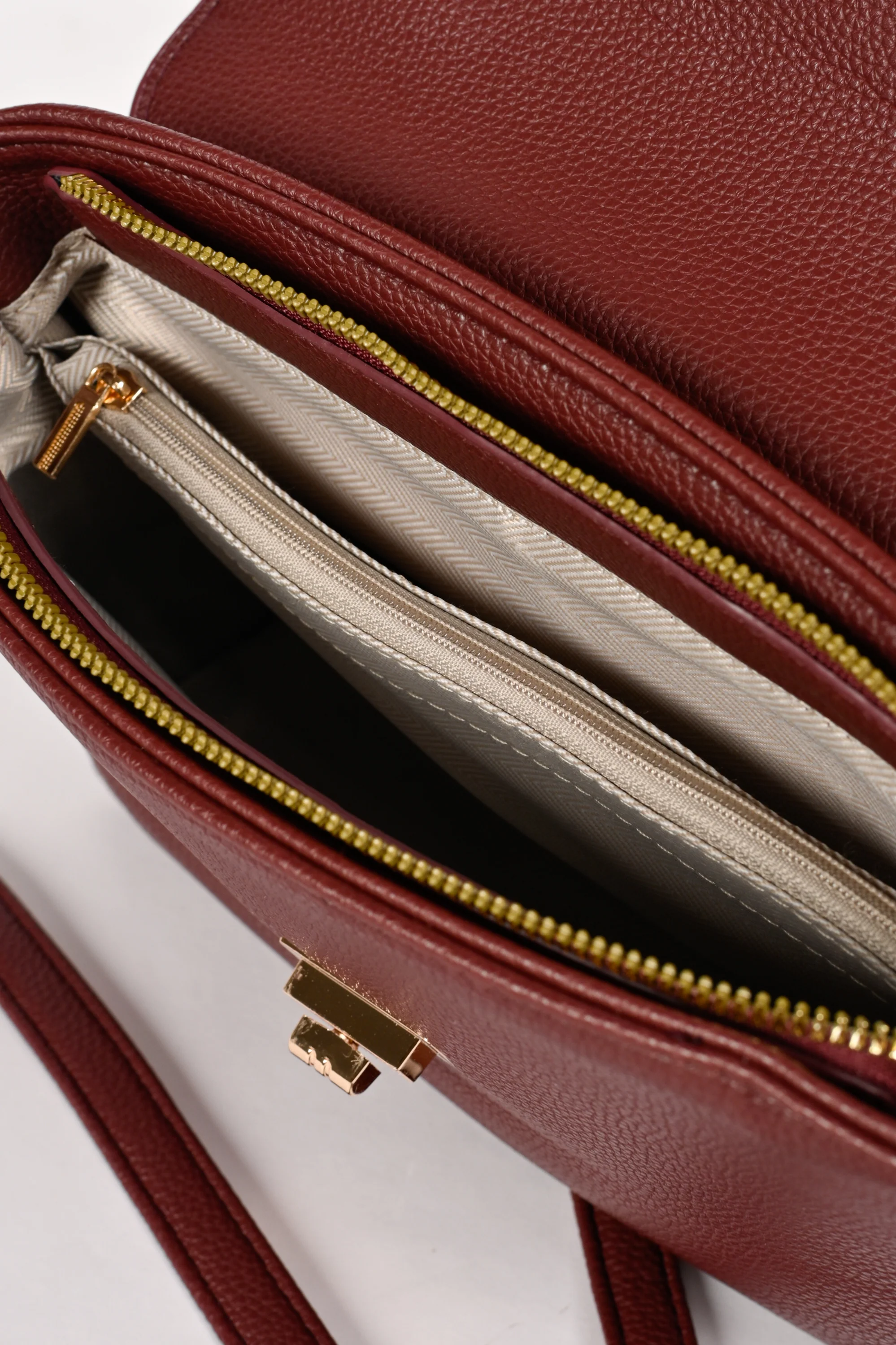 TEXTURED HAND BAG - Image 4