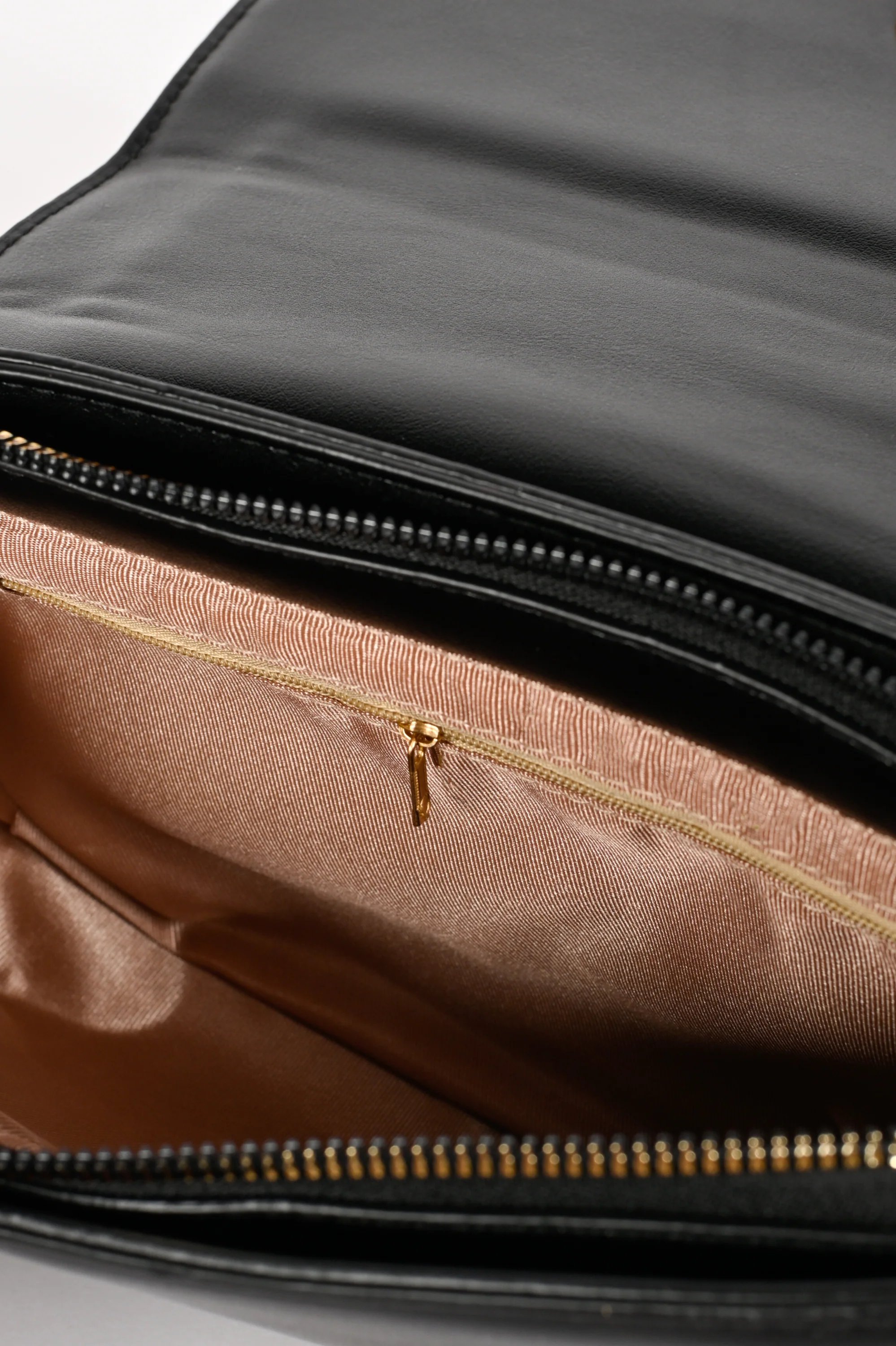 SADDLE CROSSBODY BAG - Image 4