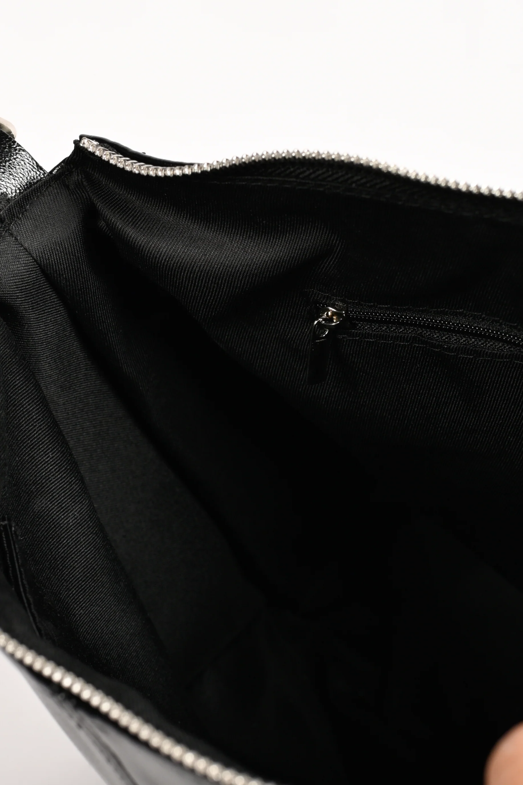 PATENT SHOULDER BAG - Image 4
