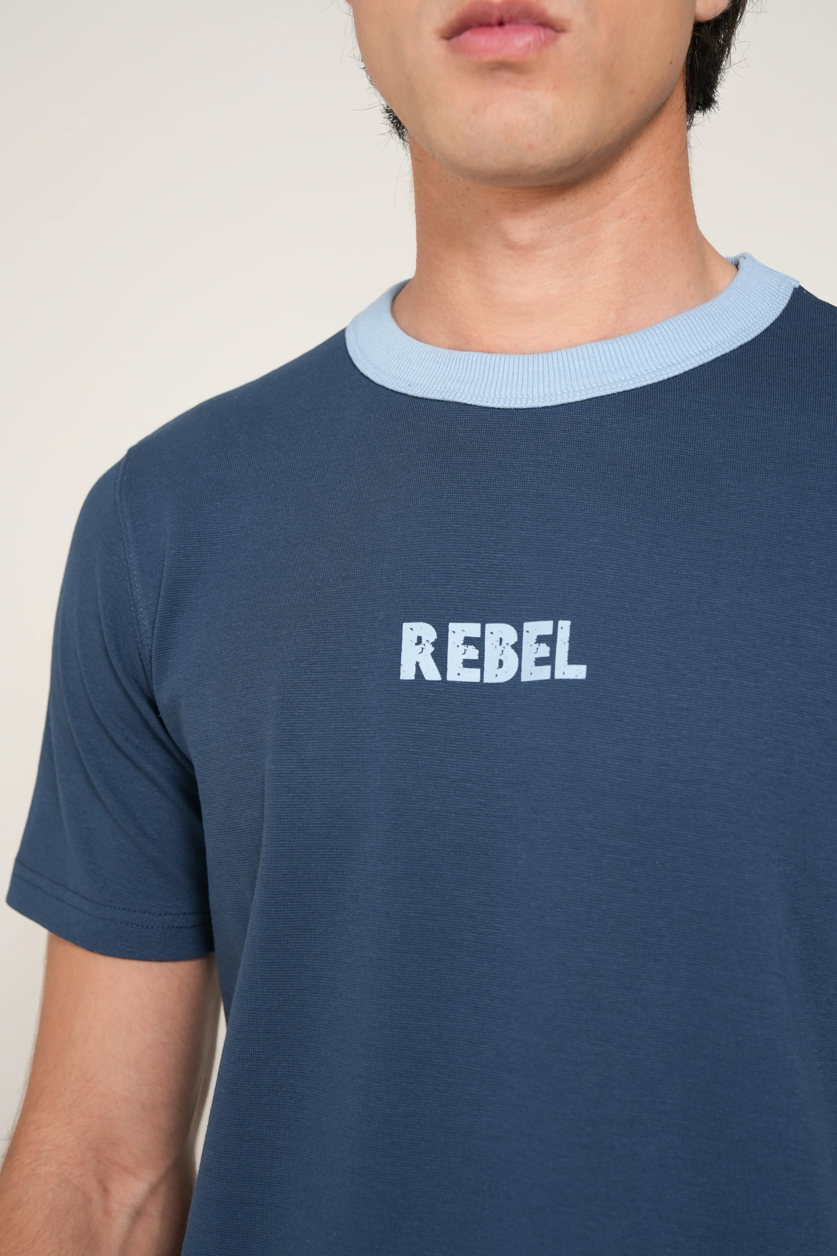SLIM CROPPED CONTRAST RIB TEE - Image 3
