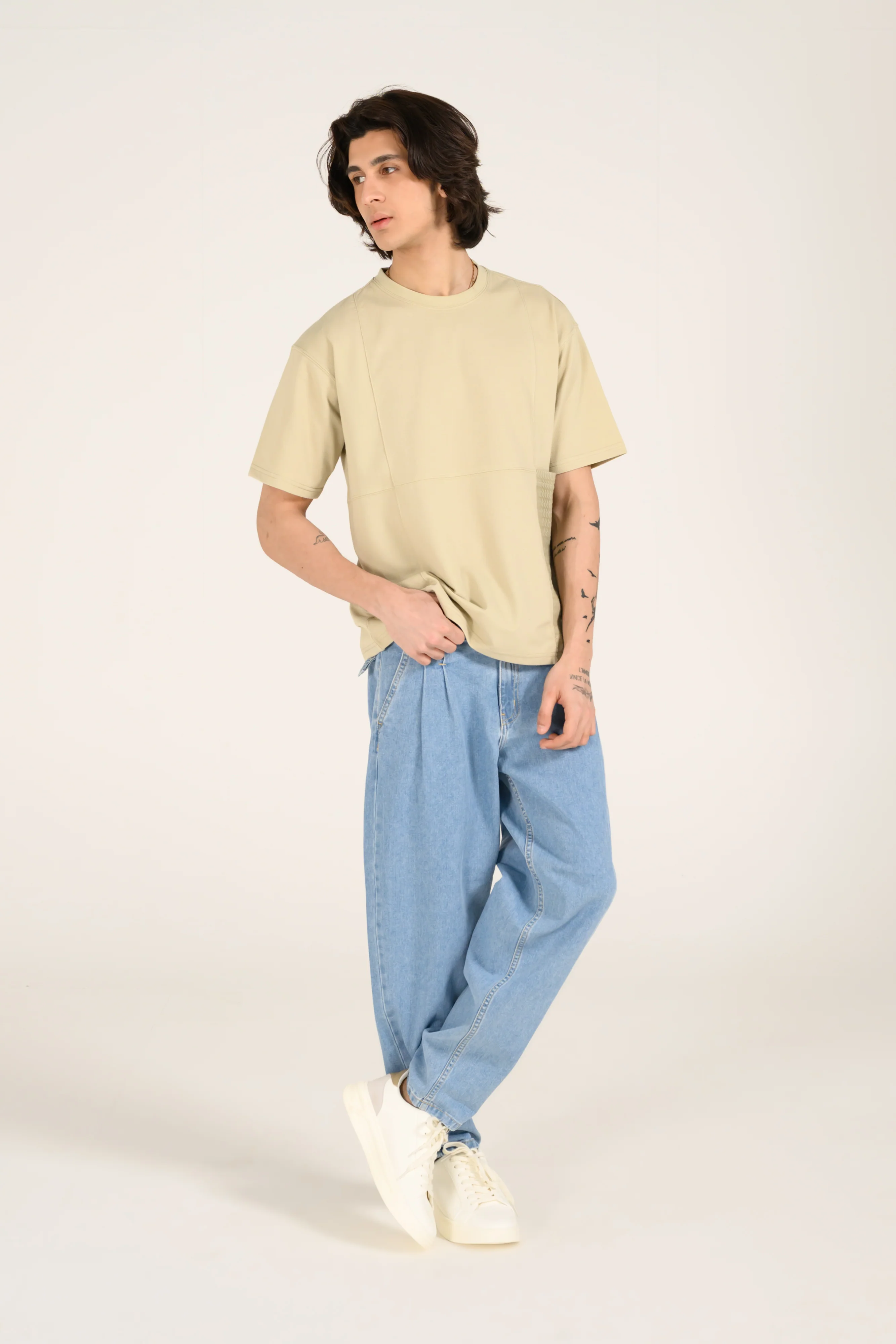 RELAXED FIT TEE