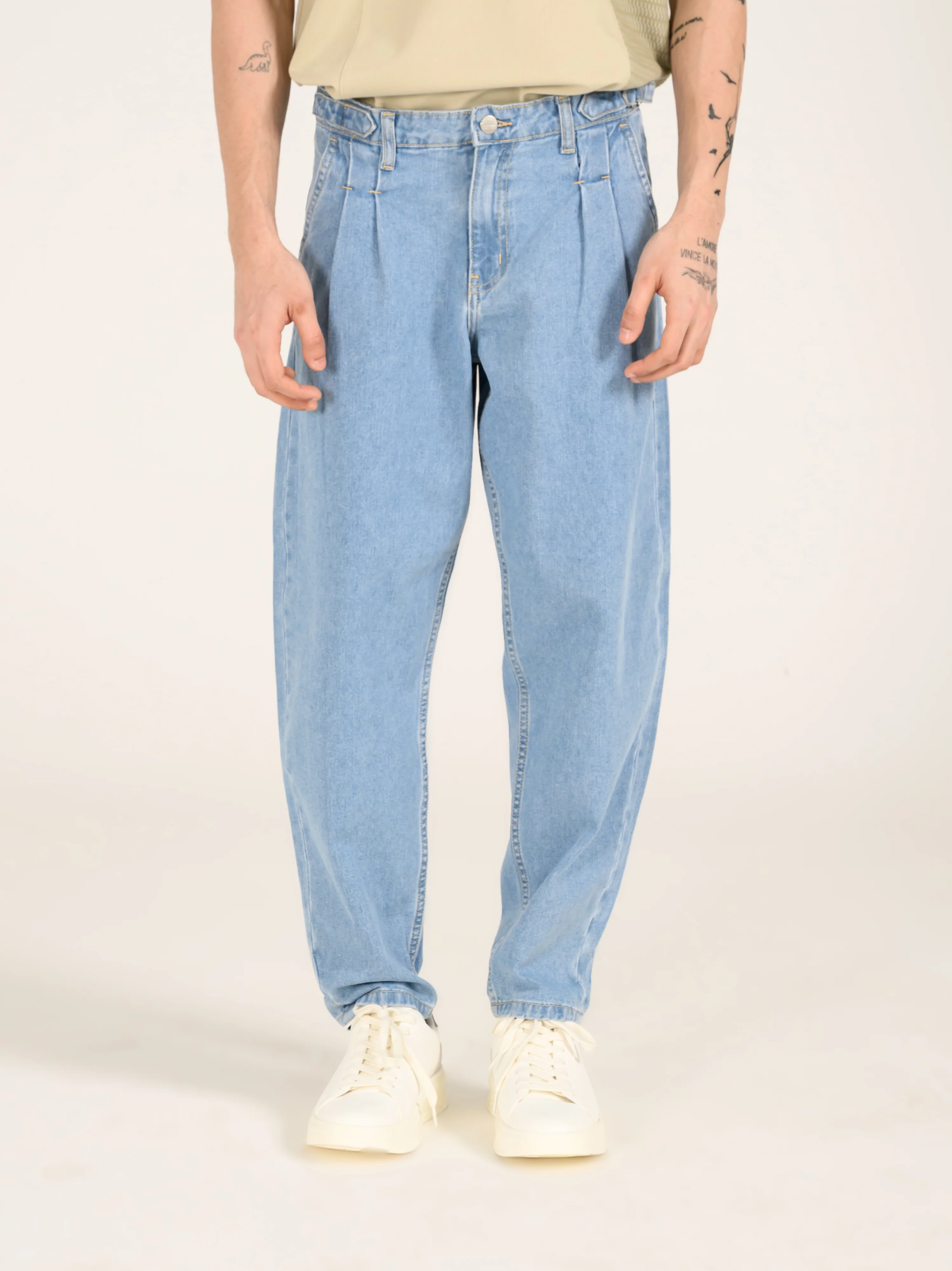 LOOSE CROPPED FIT DENIM