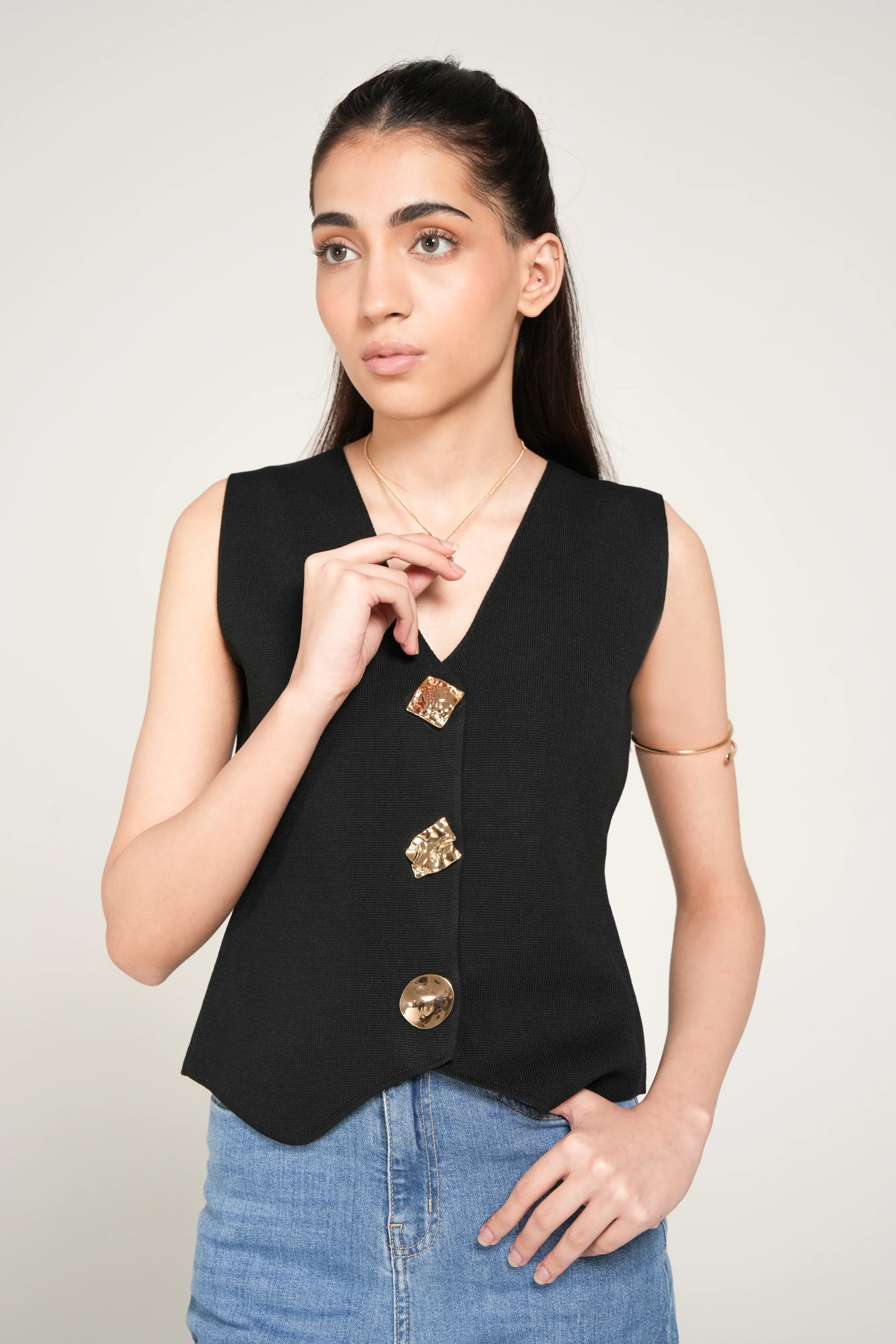 KNIT TOP WITH ACCENT BUTTONS - Image 2
