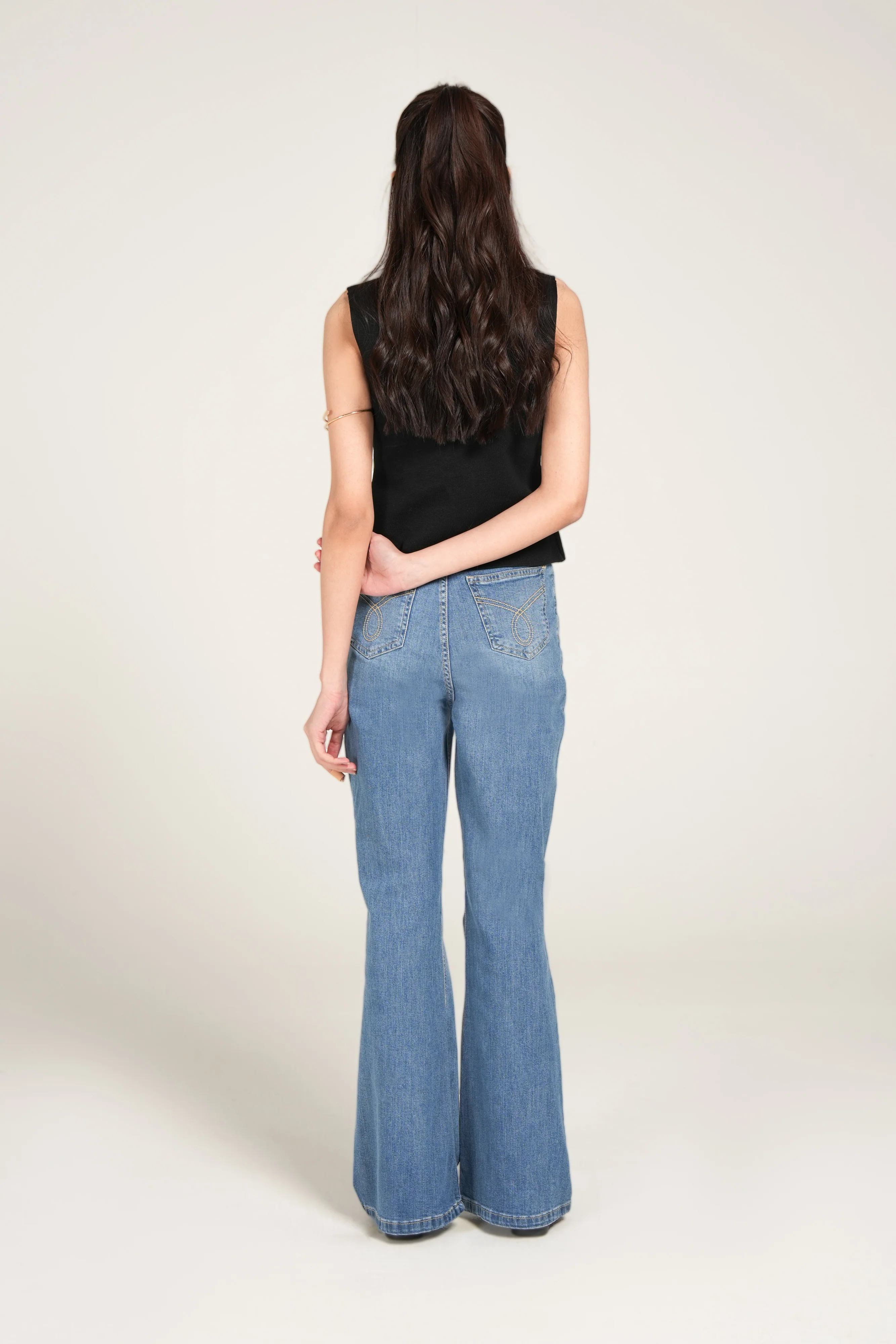 KNIT TOP WITH ACCENT BUTTONS - Image 3