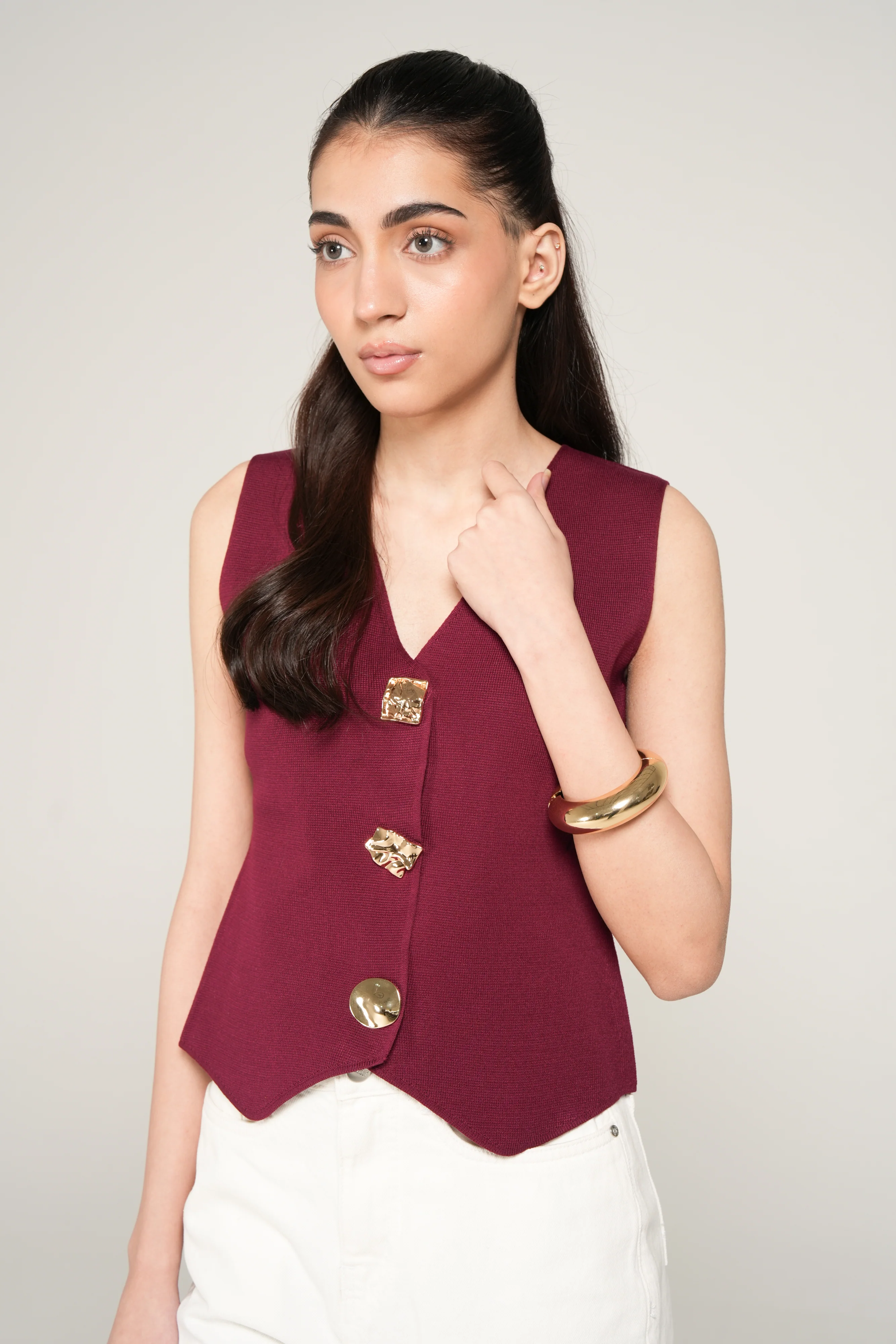 KNIT TOP WITH ACCENT BUTTONS - Image 5