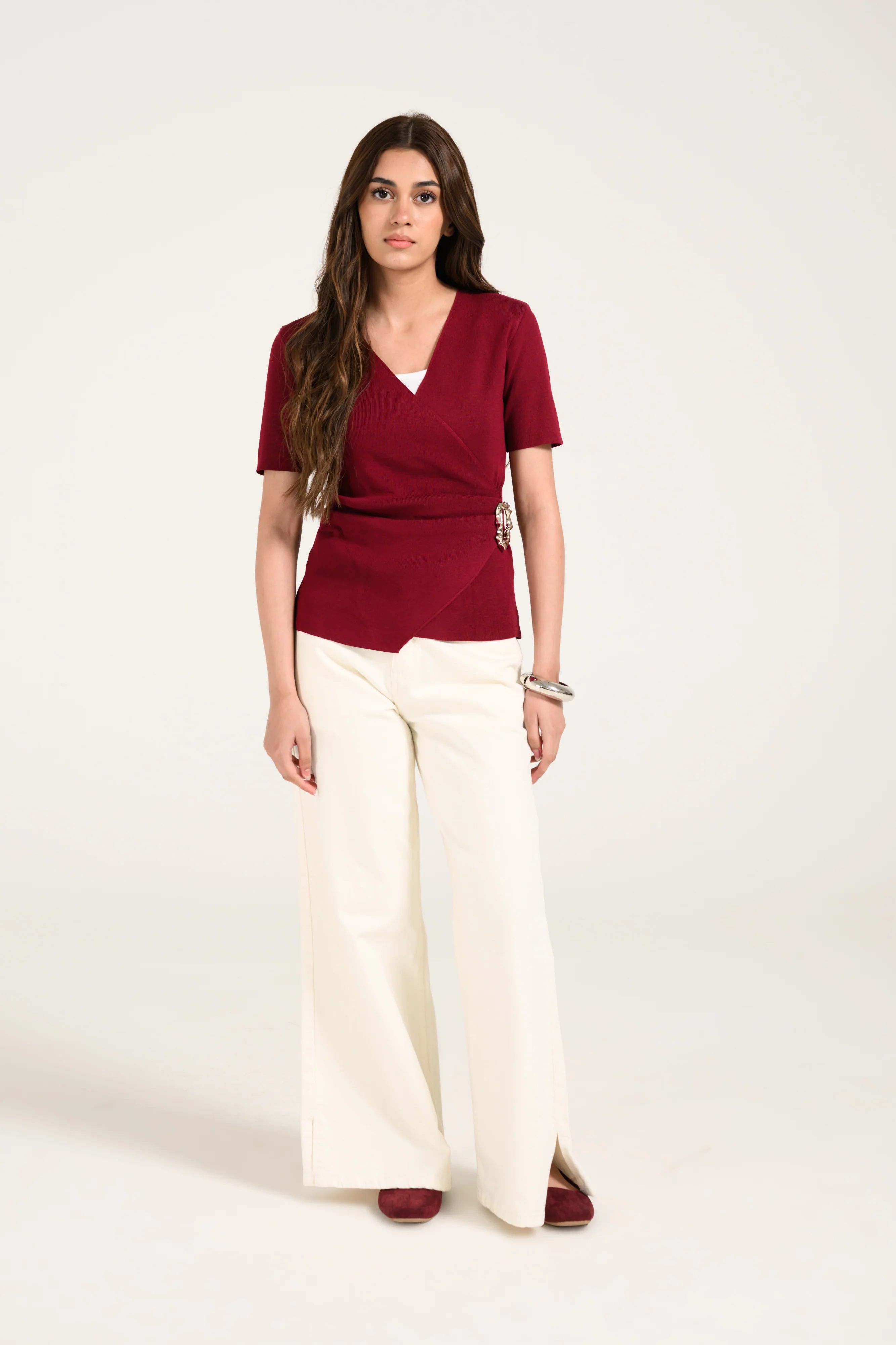KNITTED TOP WITH BROOCH