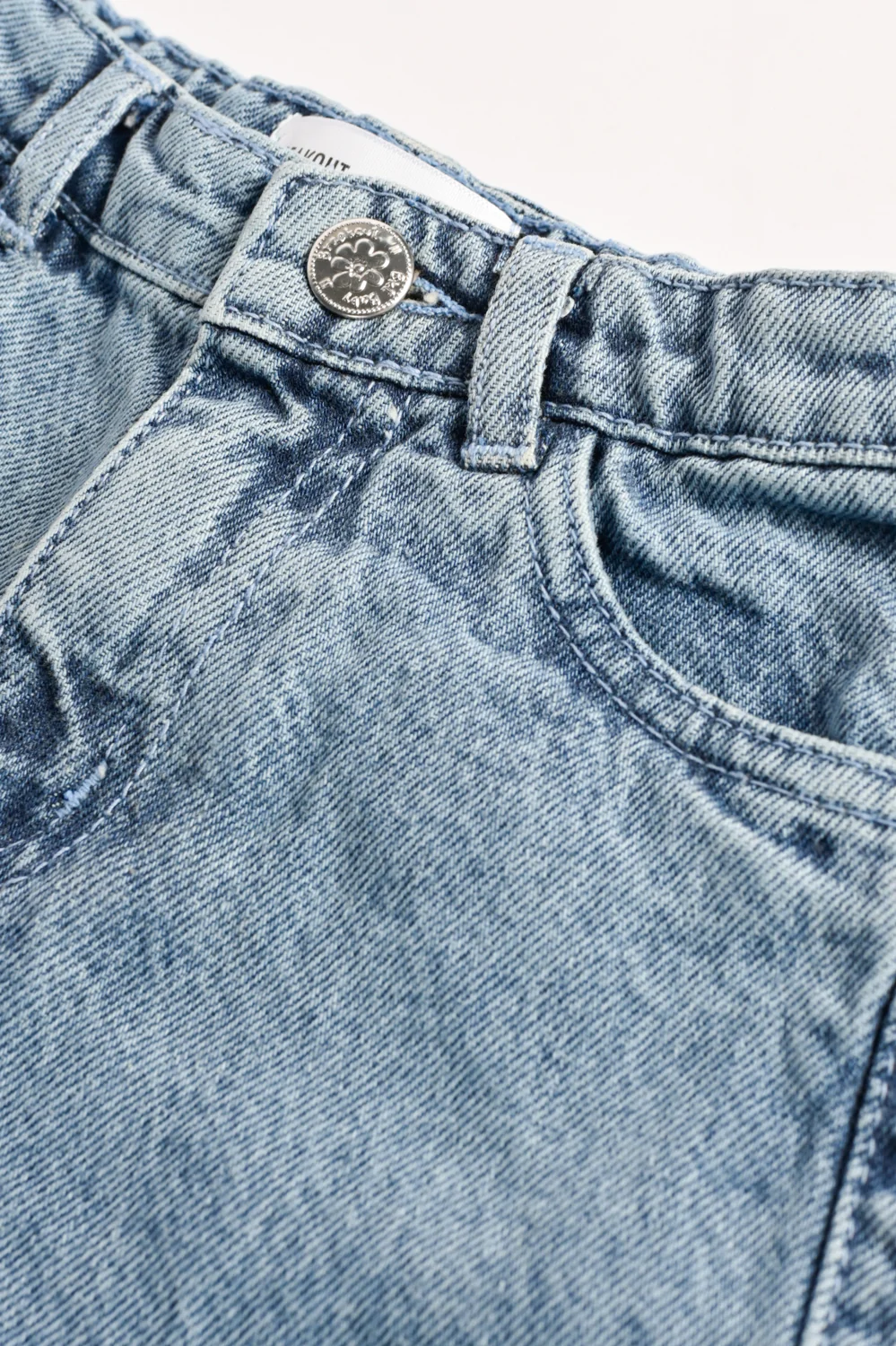 GIRLS FLOWER APPLIQUE DENIM SHORTS - Image 3