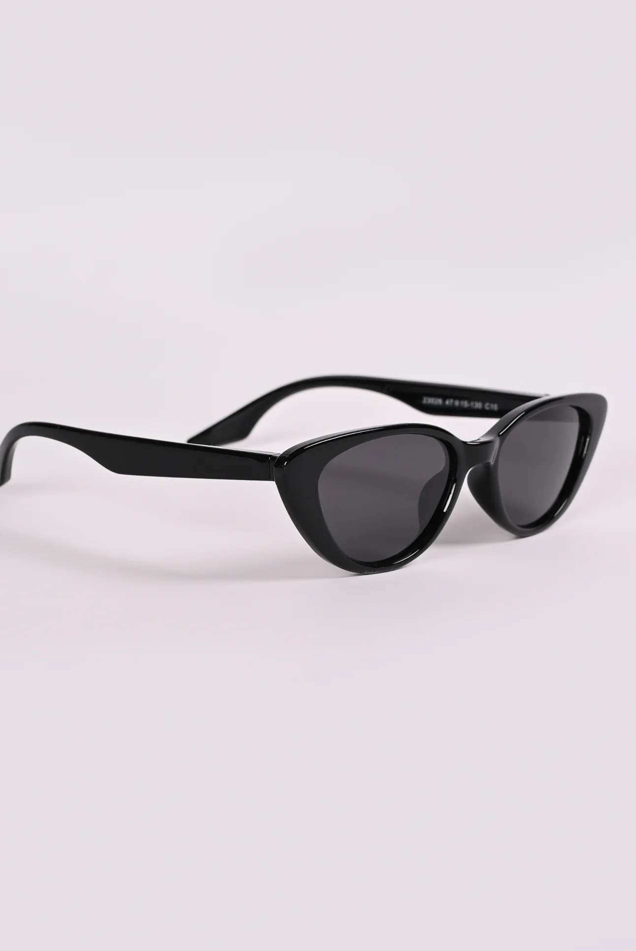 GIRLS CAT EYE SUNGLASSES - Image 2