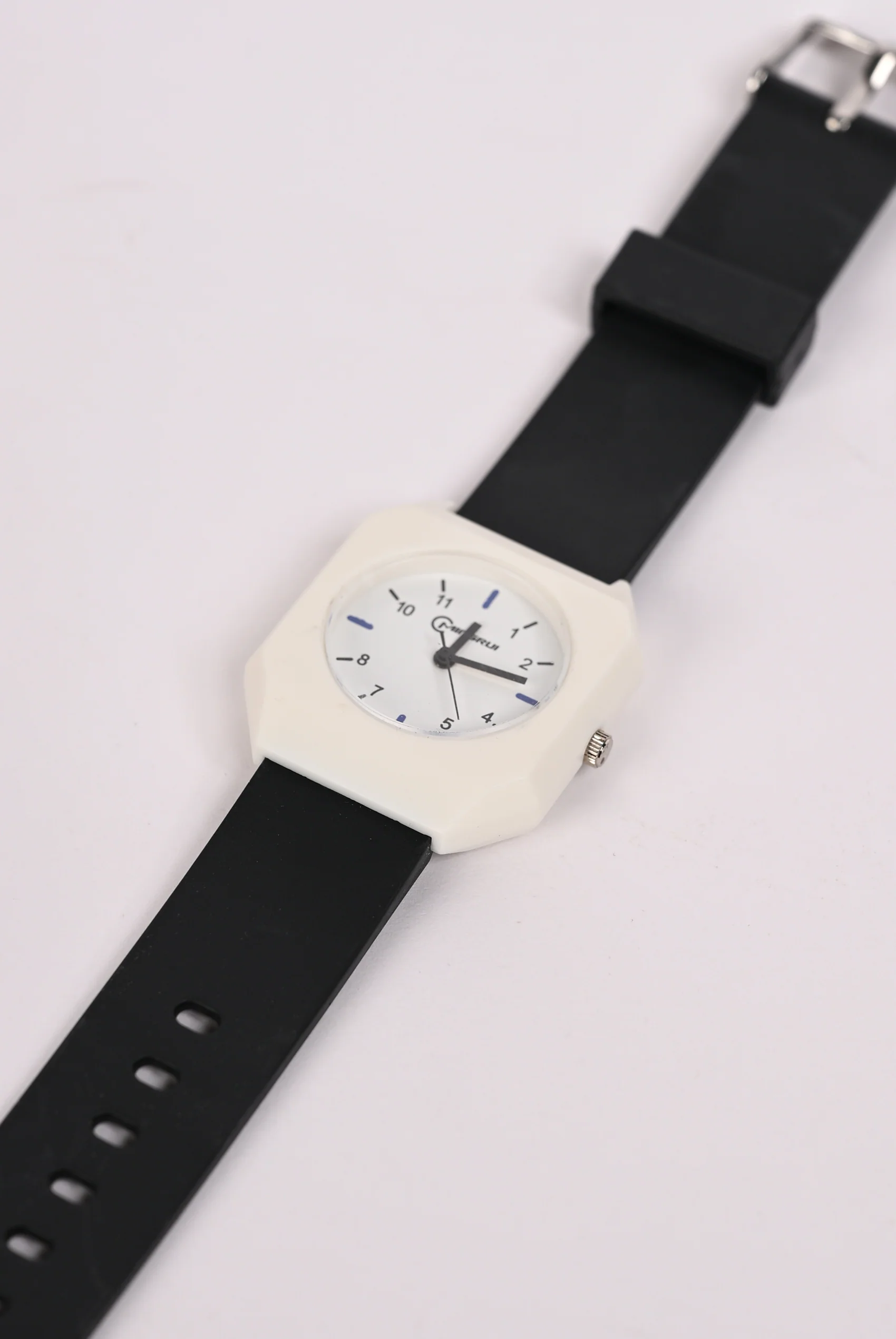 GIRLS WATCH - Image 2