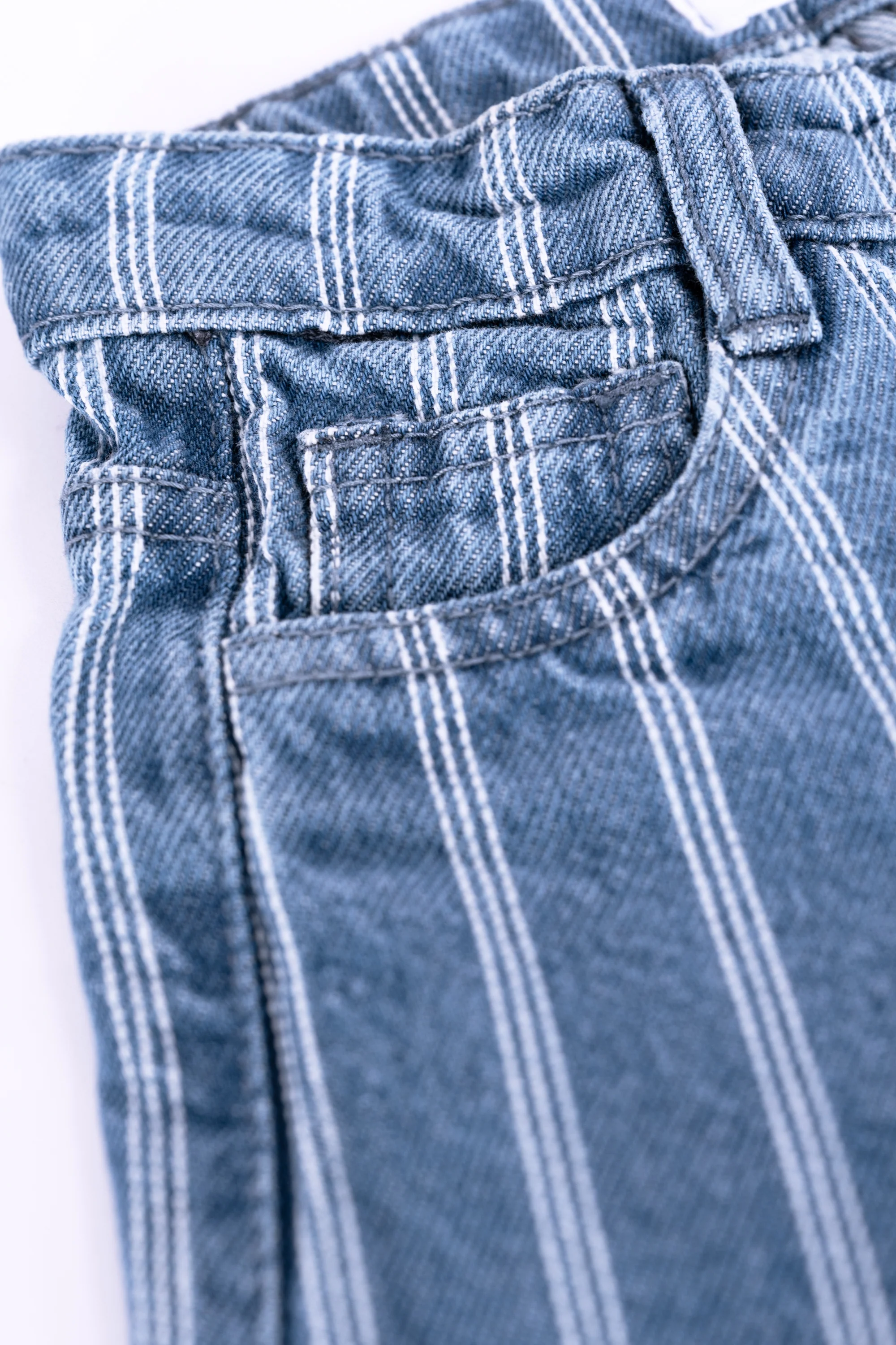 BOYS REGULAR FIT STRIPED DENIM SHORTS - Image 3