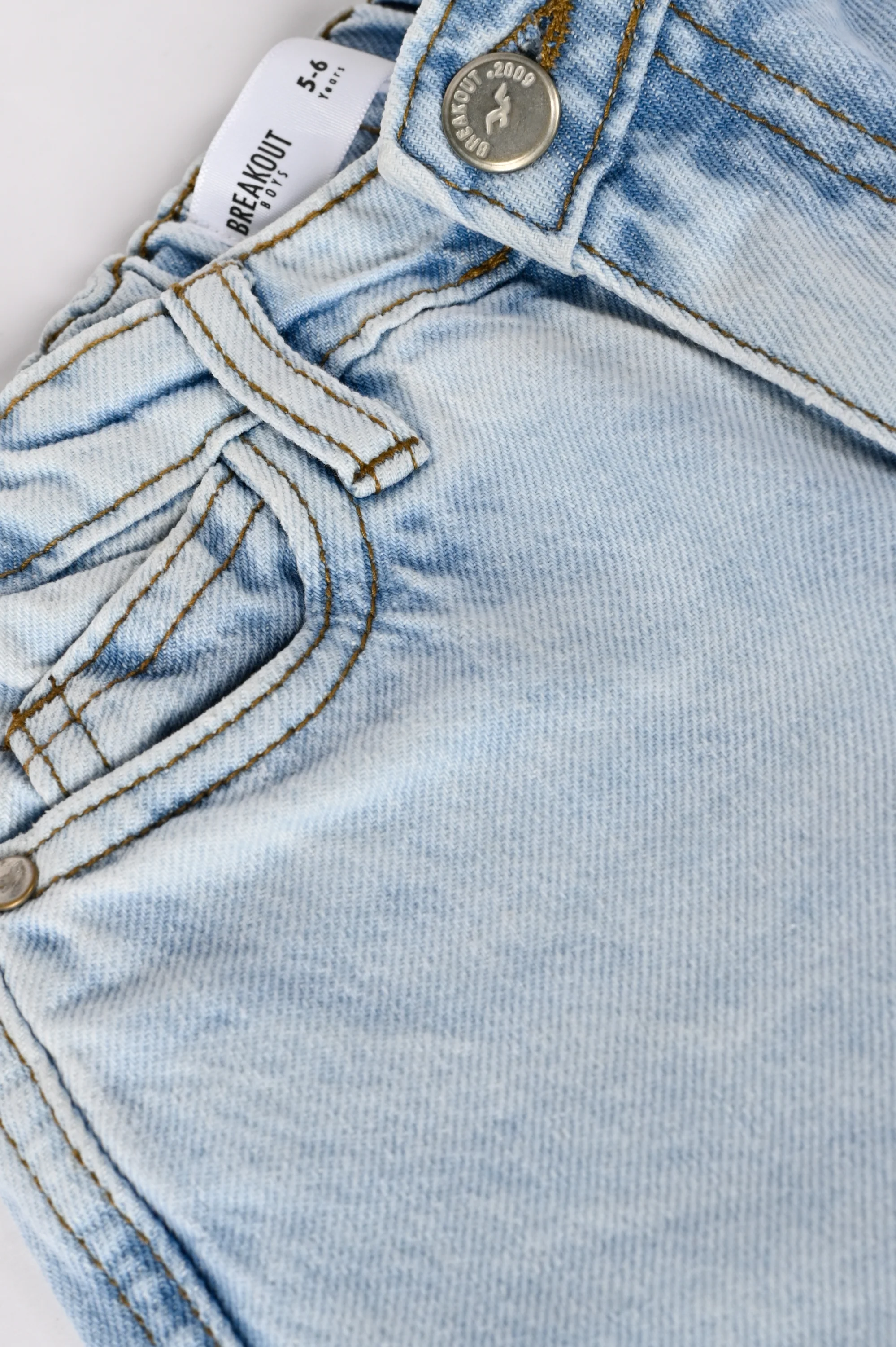 BOYS STAR PATCH BERMUDA SHORTS - Image 3