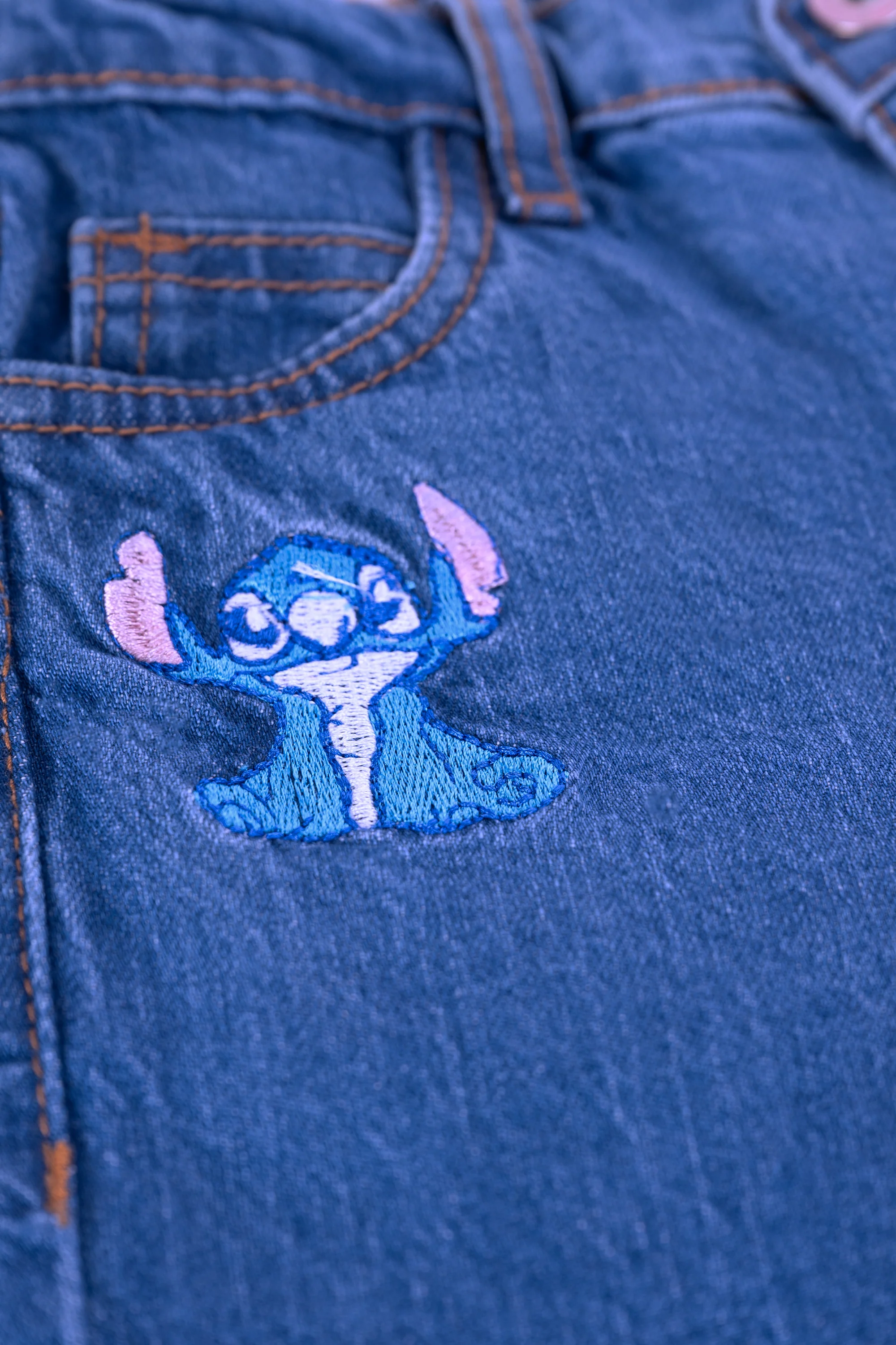 GIRLS LOOSE FIT STITCH EMBROIERED DENIM - Image 3