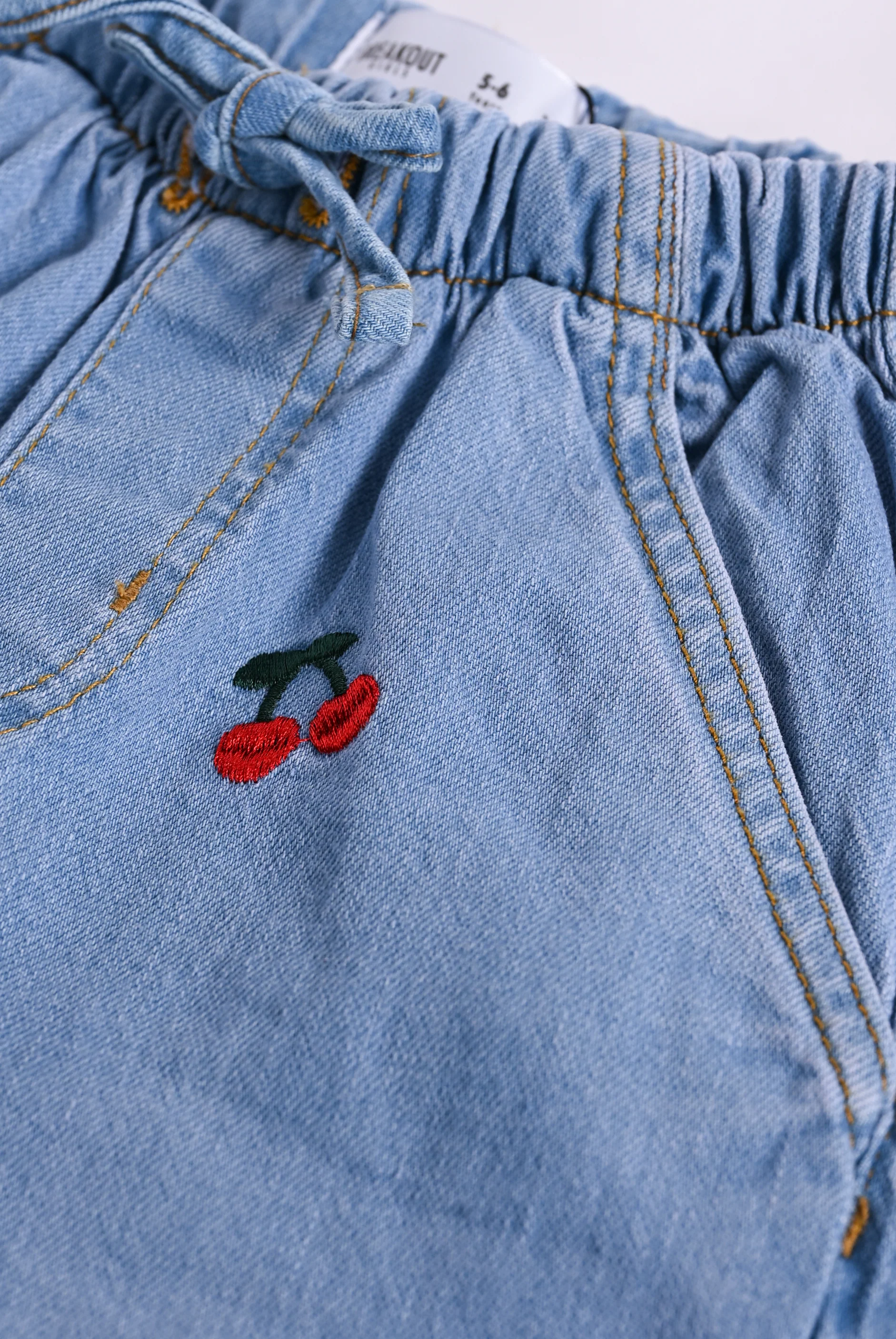 GIRLS MOM FIT EMBROIDERED DENIM - Image 3